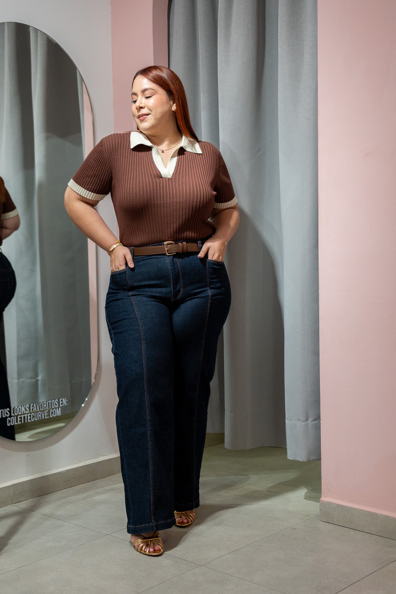 Blusa Polo Lisa con Cuello Curvy Café