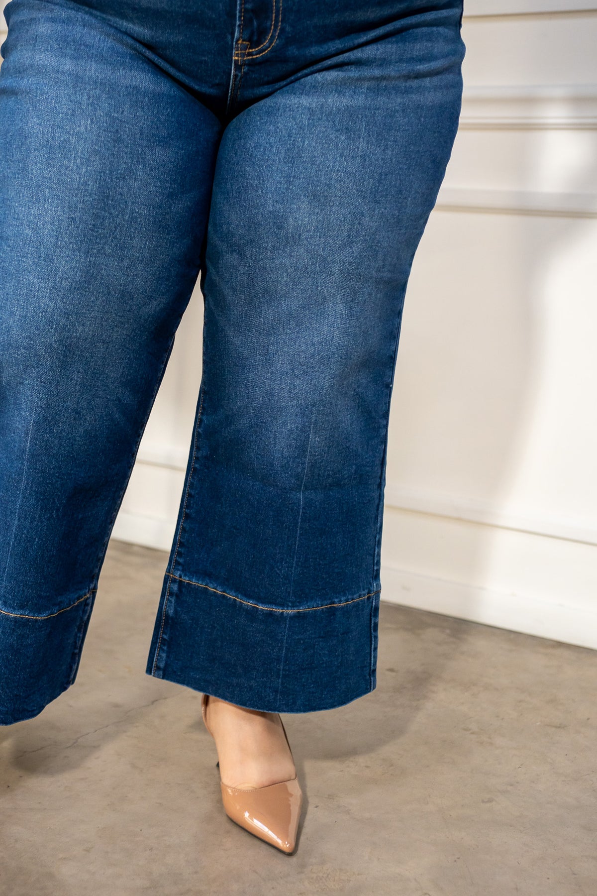 Jeans Crop Liso Curvy Oscuro