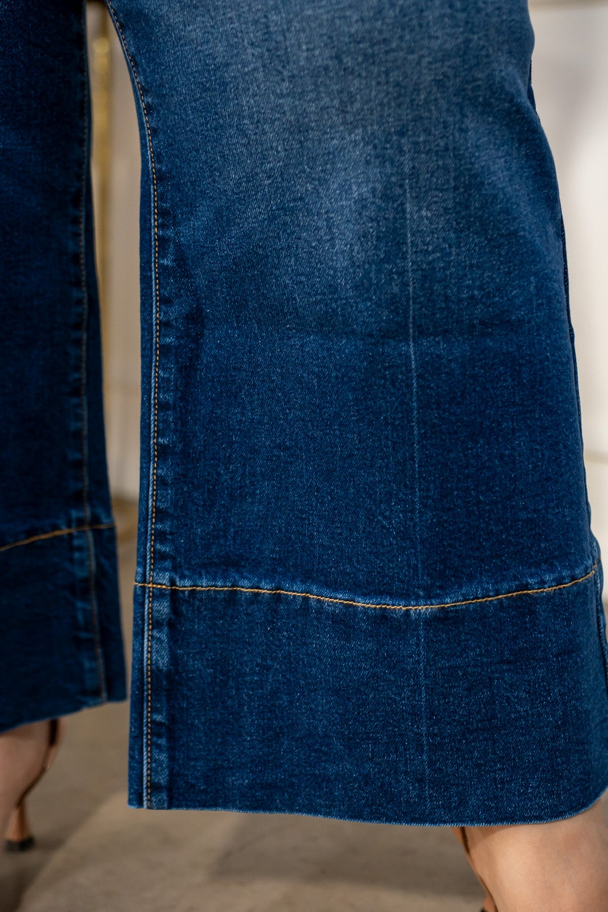 Jeans Crop Liso Curvy Oscuro