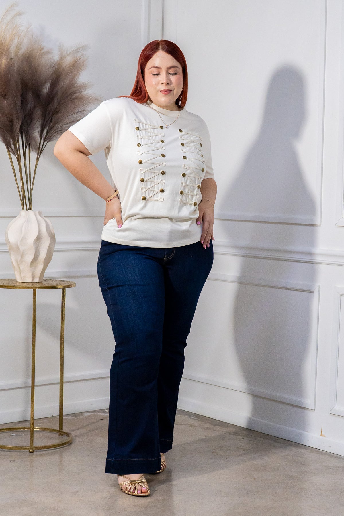 Jeans Curvy Campana Flare Denim Oscuro Clásico
