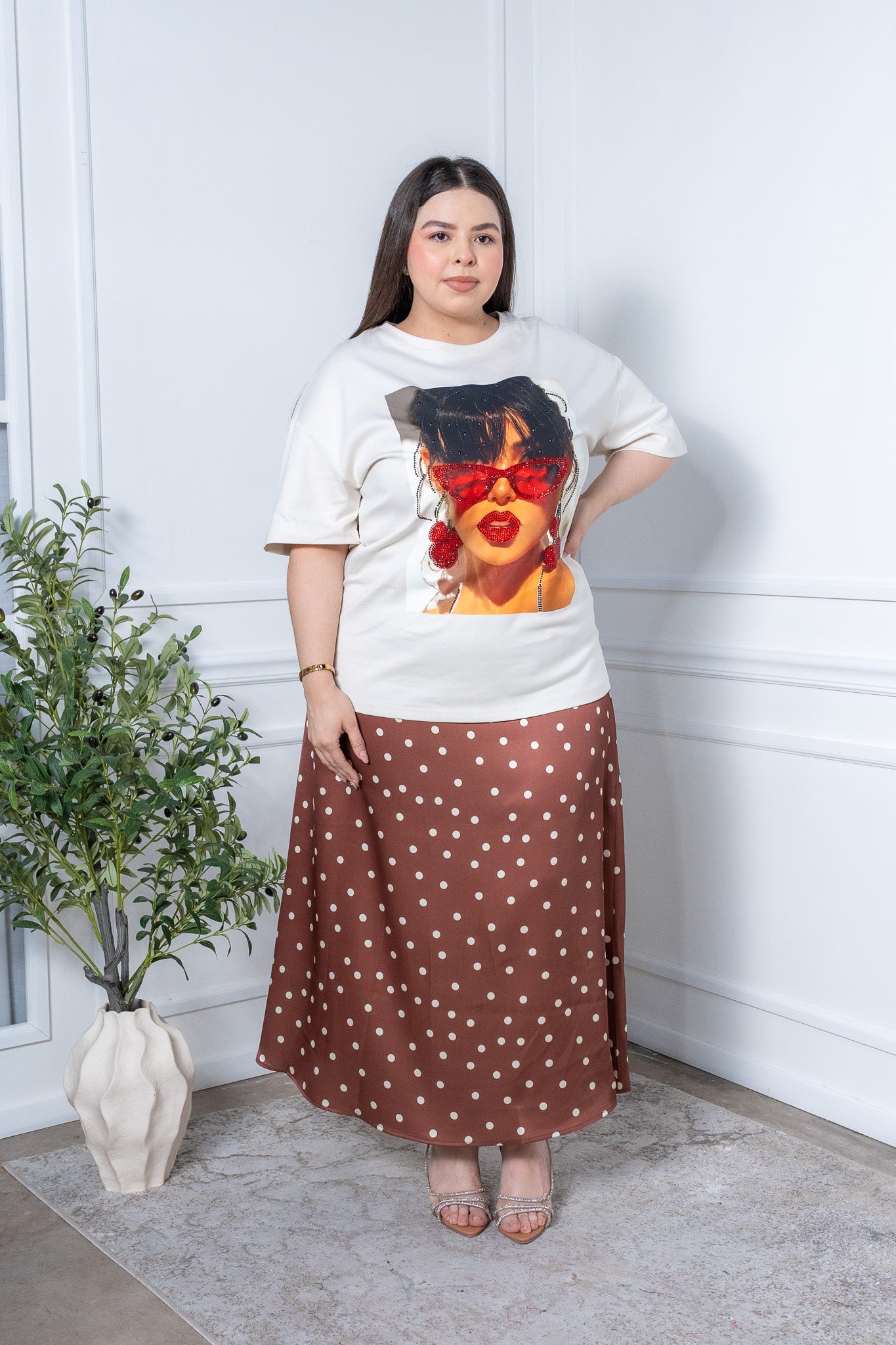 Playera rostro piedras bei