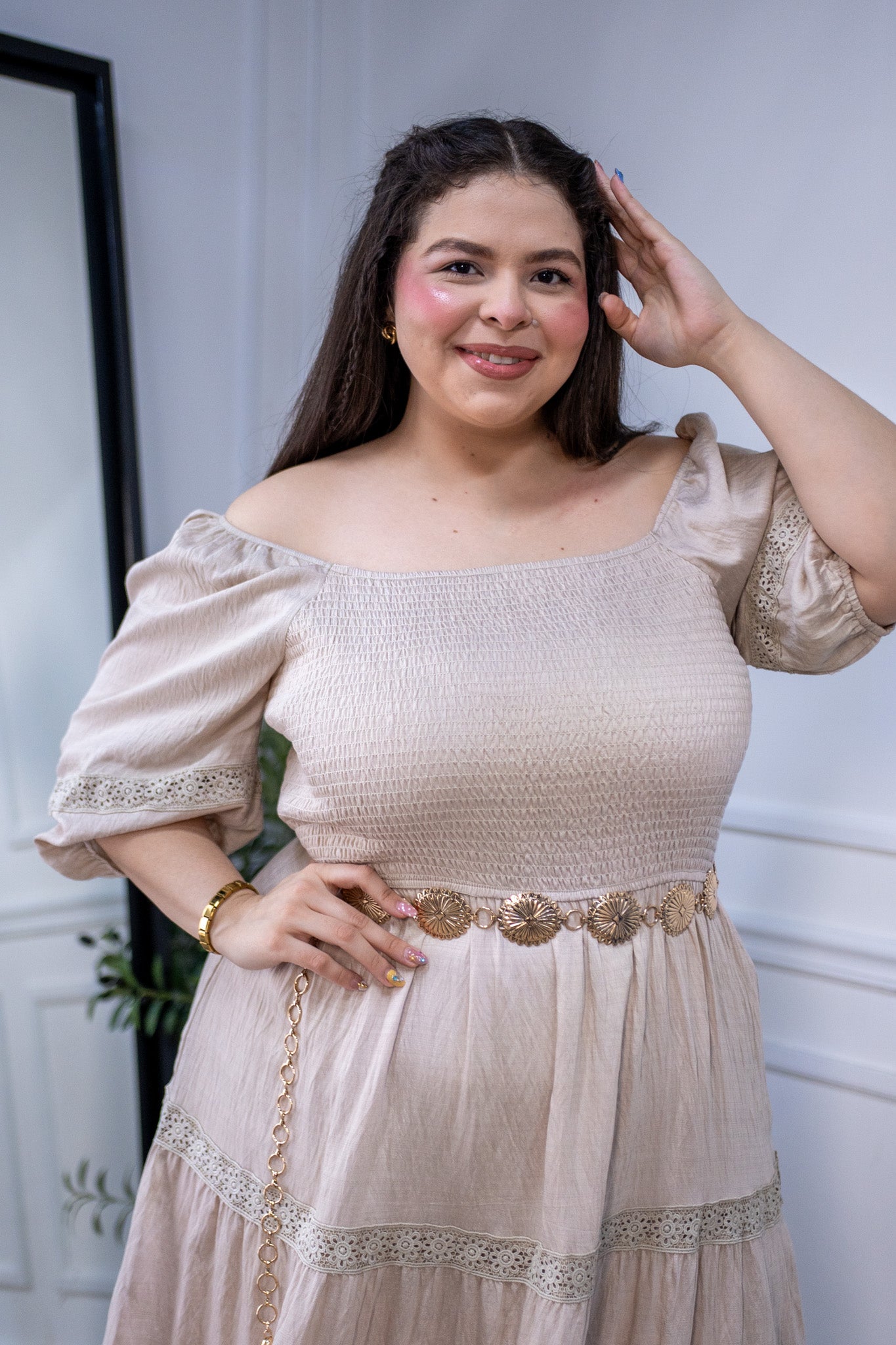 Maxi Vestido Curvy Escote Cuadrado Resorte Manga Abullonada Beige