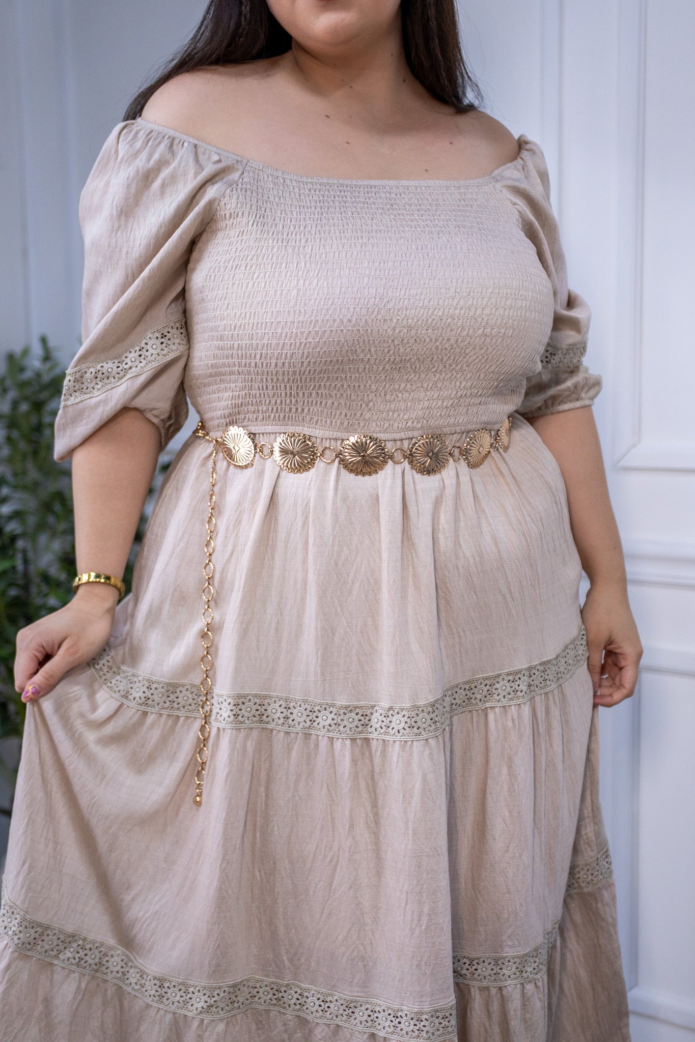 Maxi Vestido Curvy Escote Cuadrado Resorte Manga Abullonada Beige