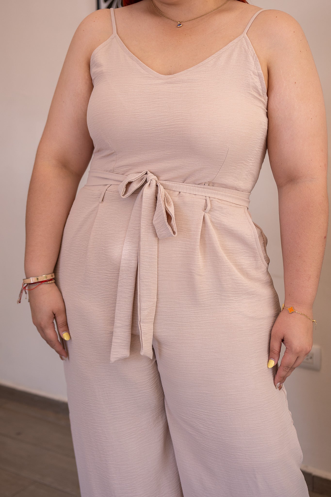 Top Curvy Camisola Licra Tirantes Finos Escote V Nude Beige