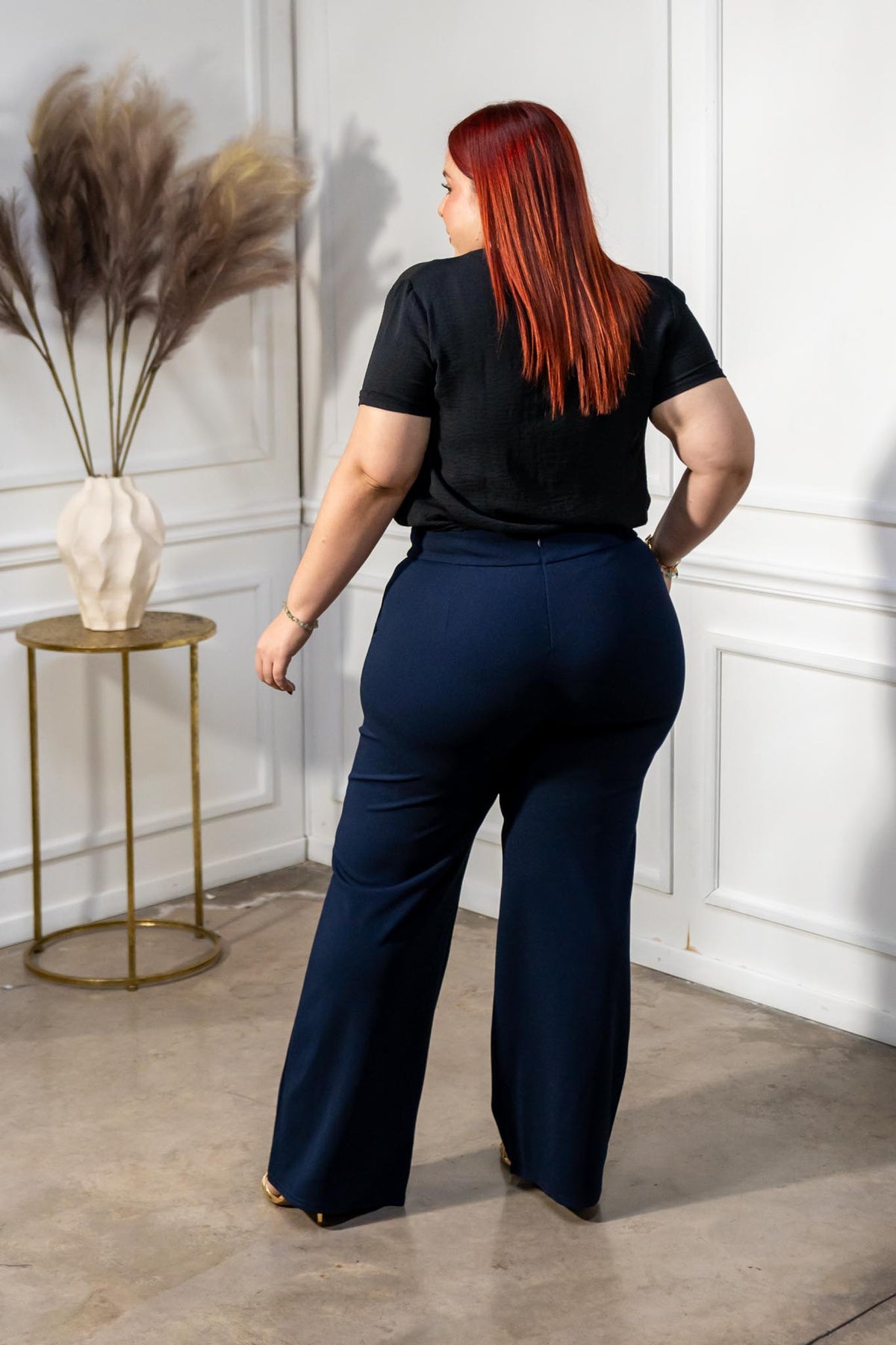 Blusa Curvy Cuello V Manga Corta Negra