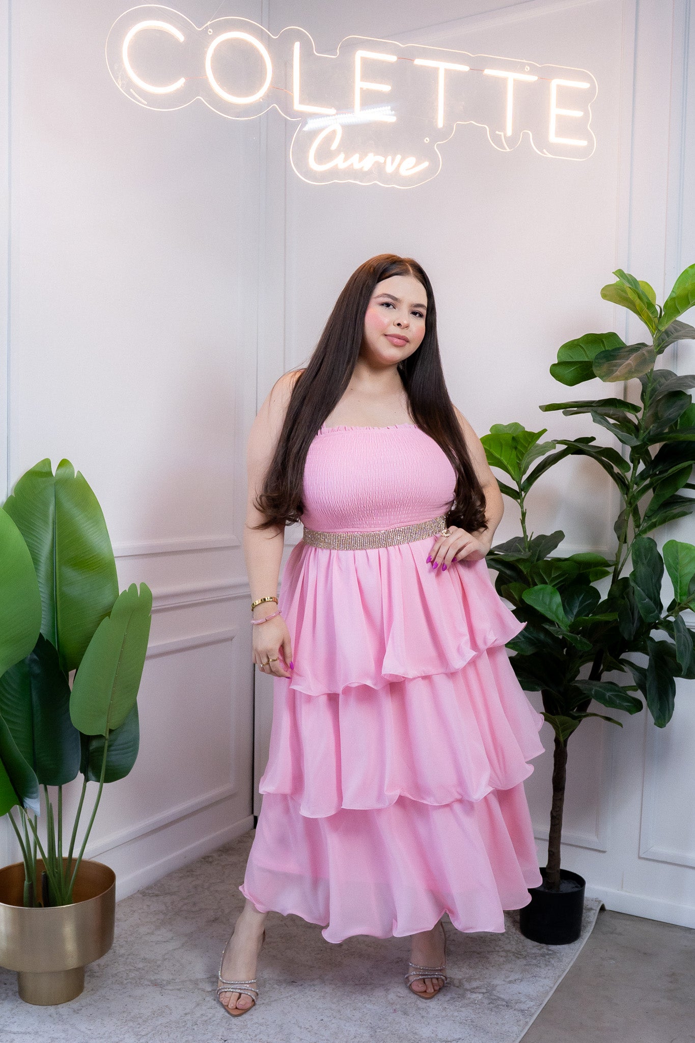 Vestido Curvy de Gasa Rosa con Holanes y Cintura Elástica