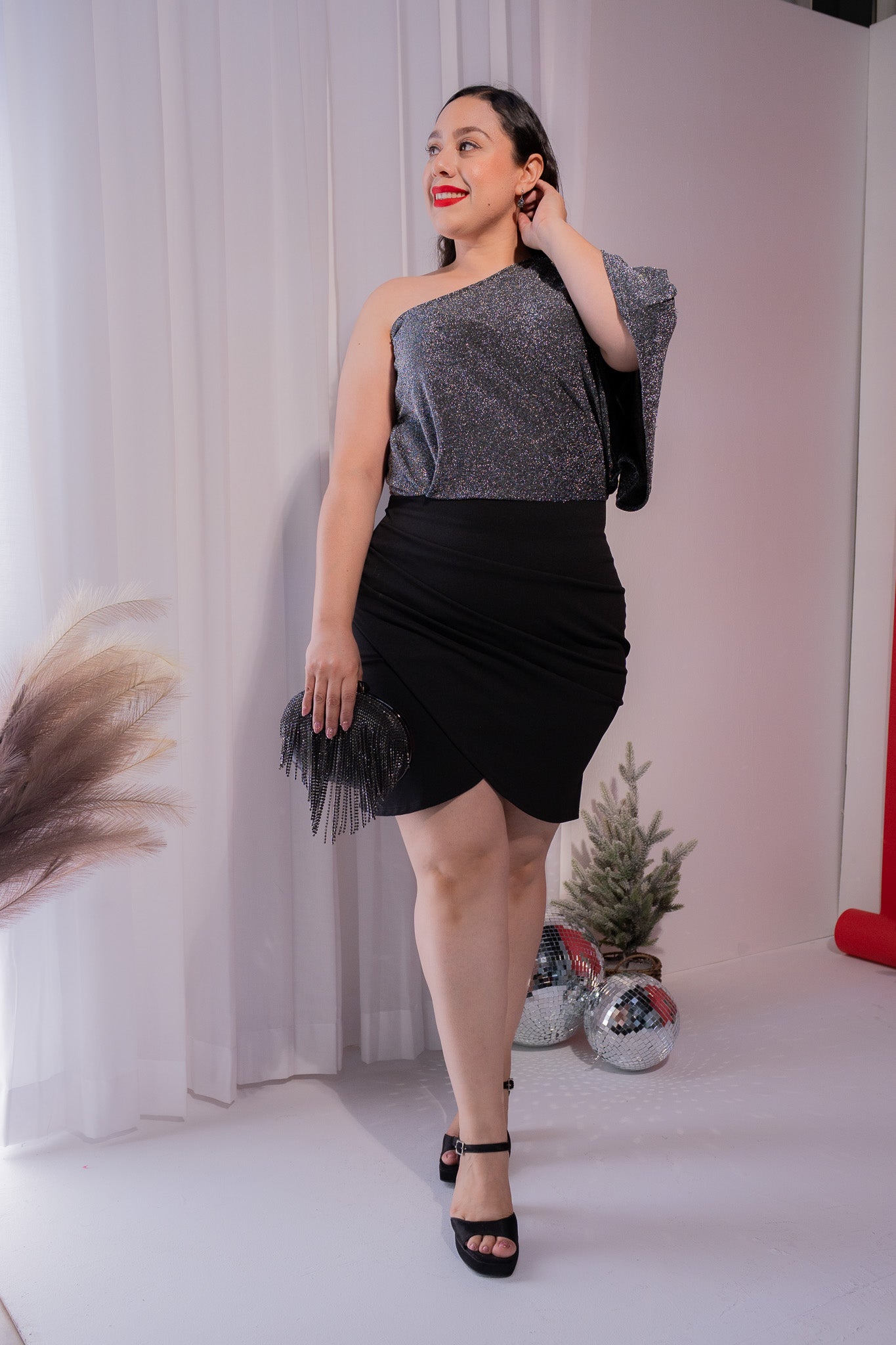 Vestido One Shoulder con Brillos Plata Plus Size para Mujer