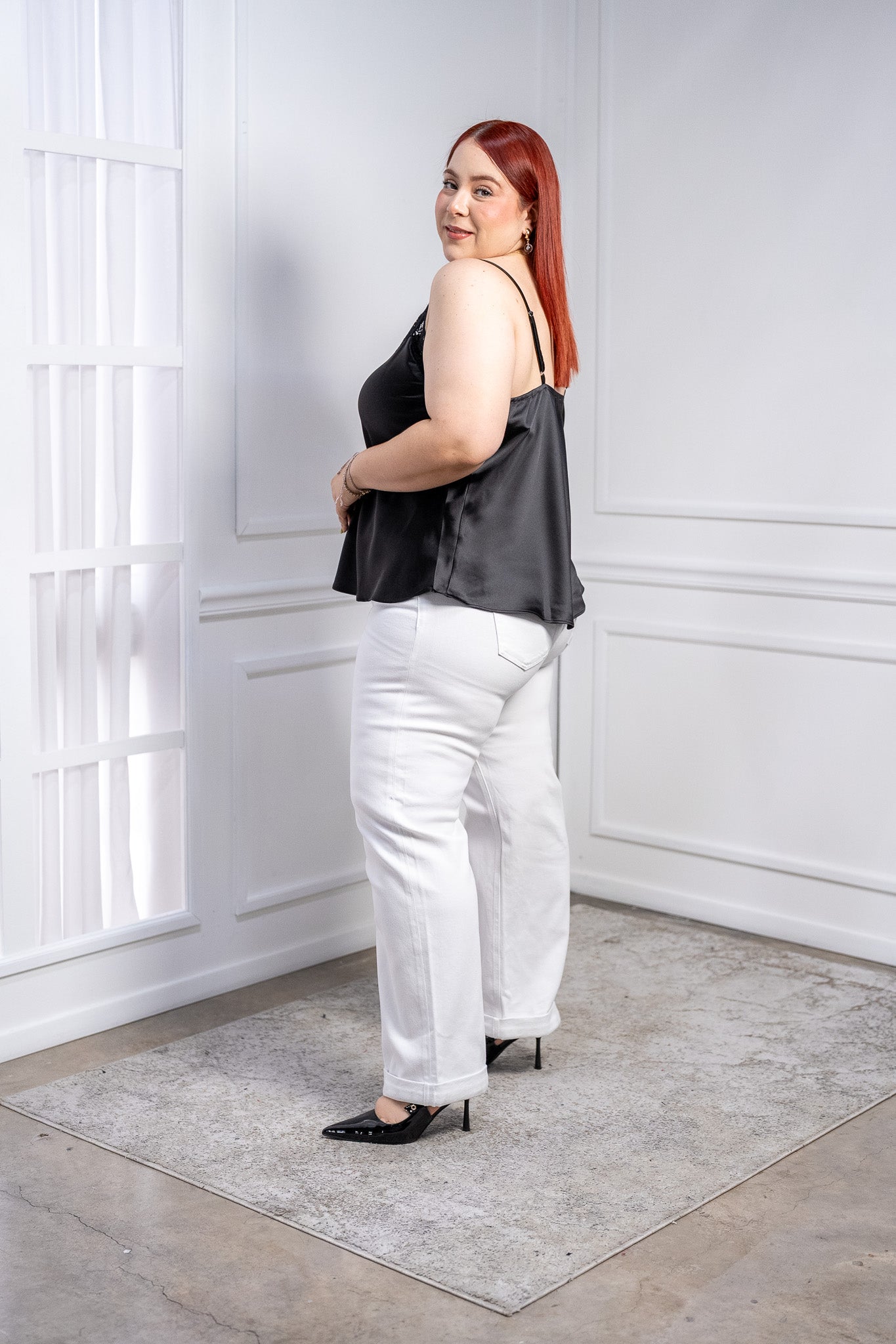 Blusa Curvy Satín Negra con Encaje Lencero Statement