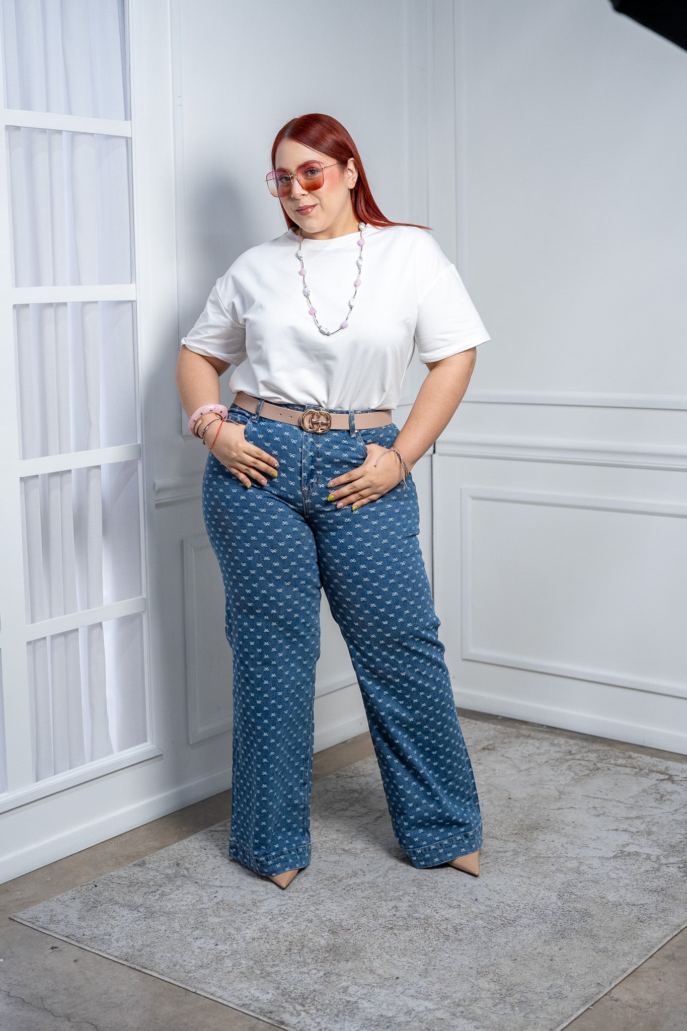 Jeans Curvy con Estampado de Moños | Denim Straight de Tiro Alto