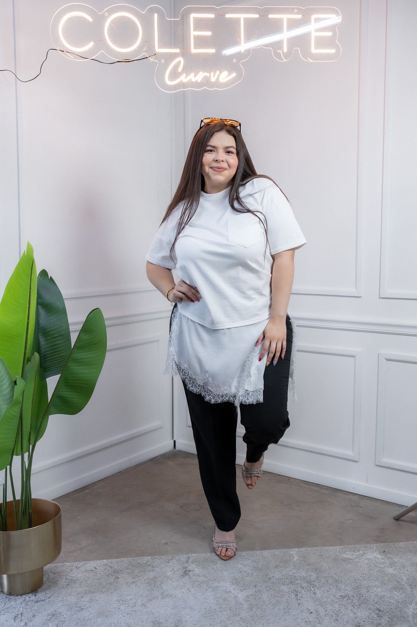 Blusa Curvy Algodón con Encaje Asimétrico Blanca Casual Chic