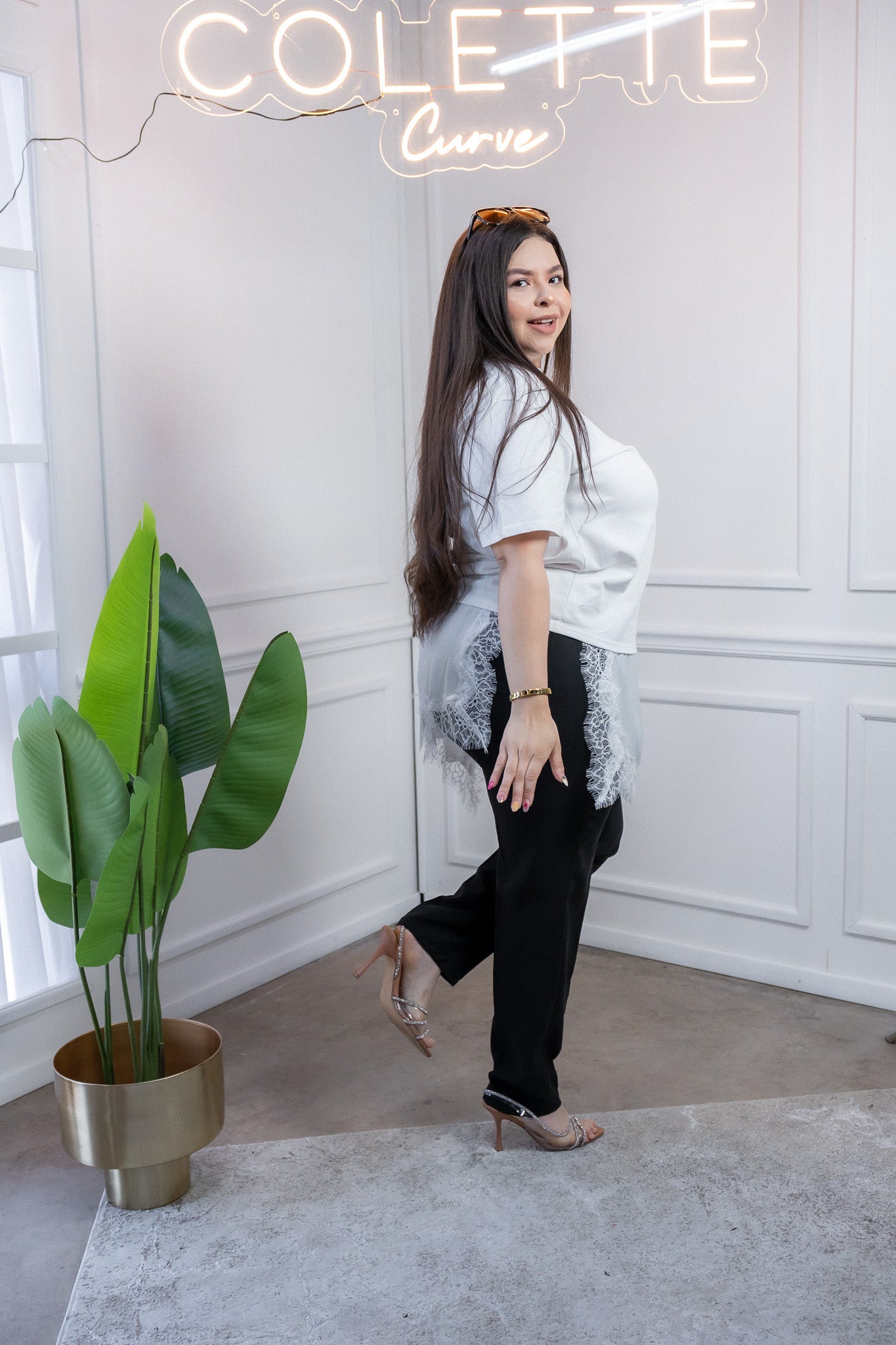 Blusa Curvy Algodón con Encaje Asimétrico Blanca Casual Chic