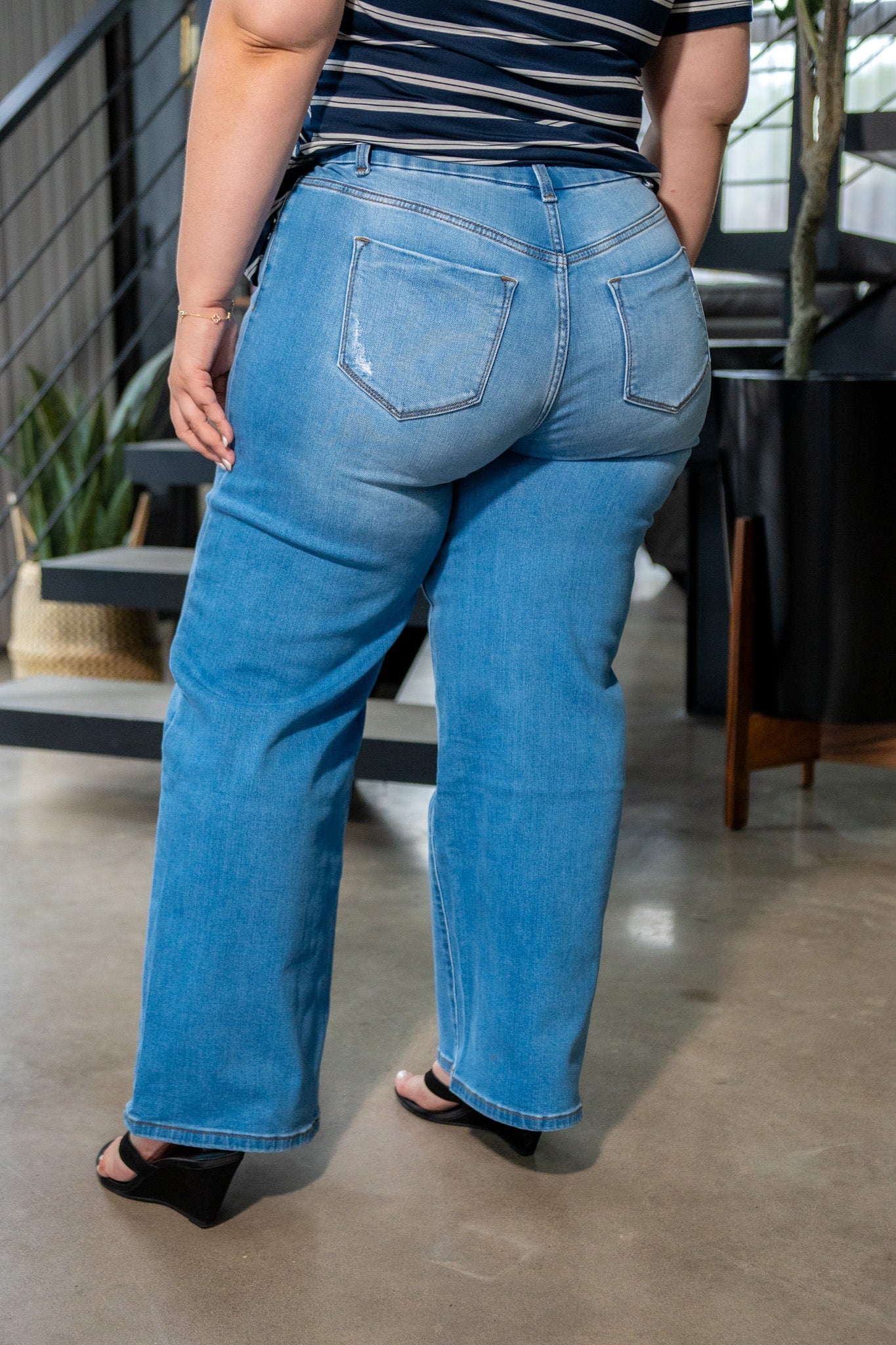 Jeans Curvy High Rise Wide Leg Roto Claro
