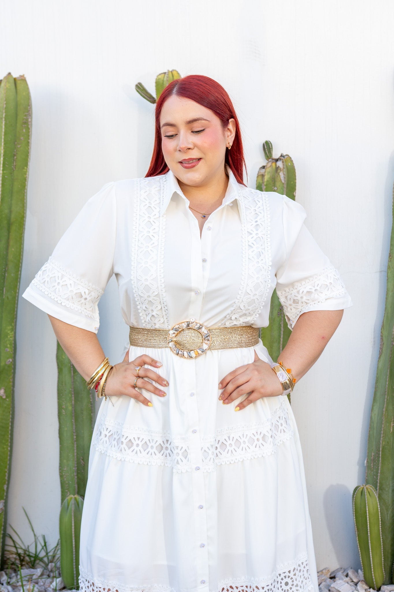 Vestido Cami Curvy Bordado Blanco look