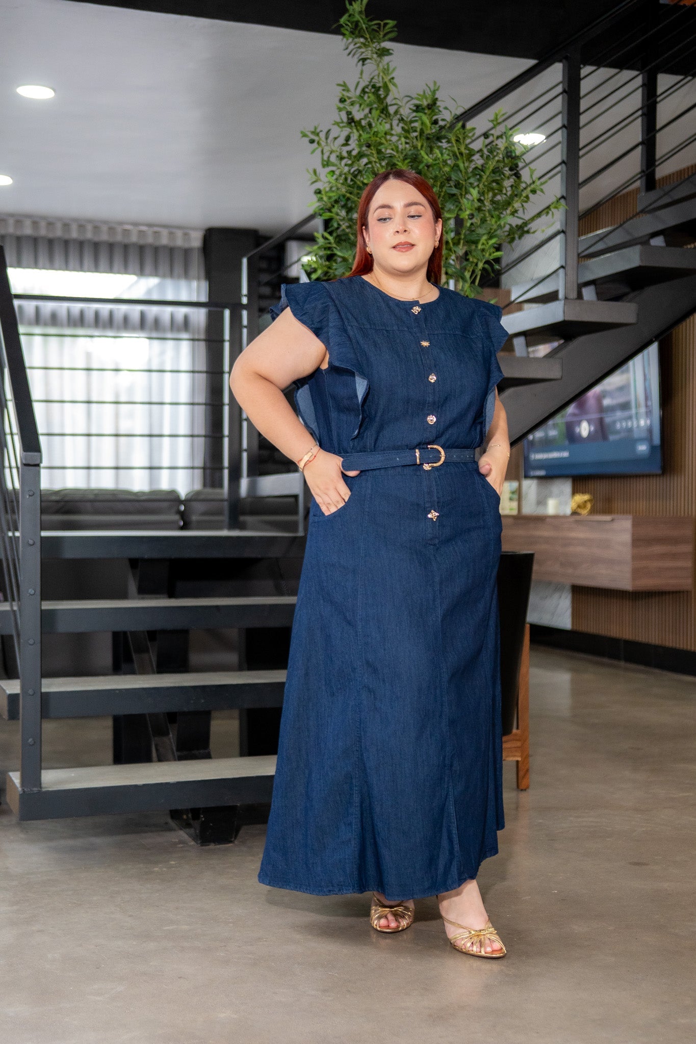 Maxi Vestido Curvy Denim Camisero con Cinto Oscuro