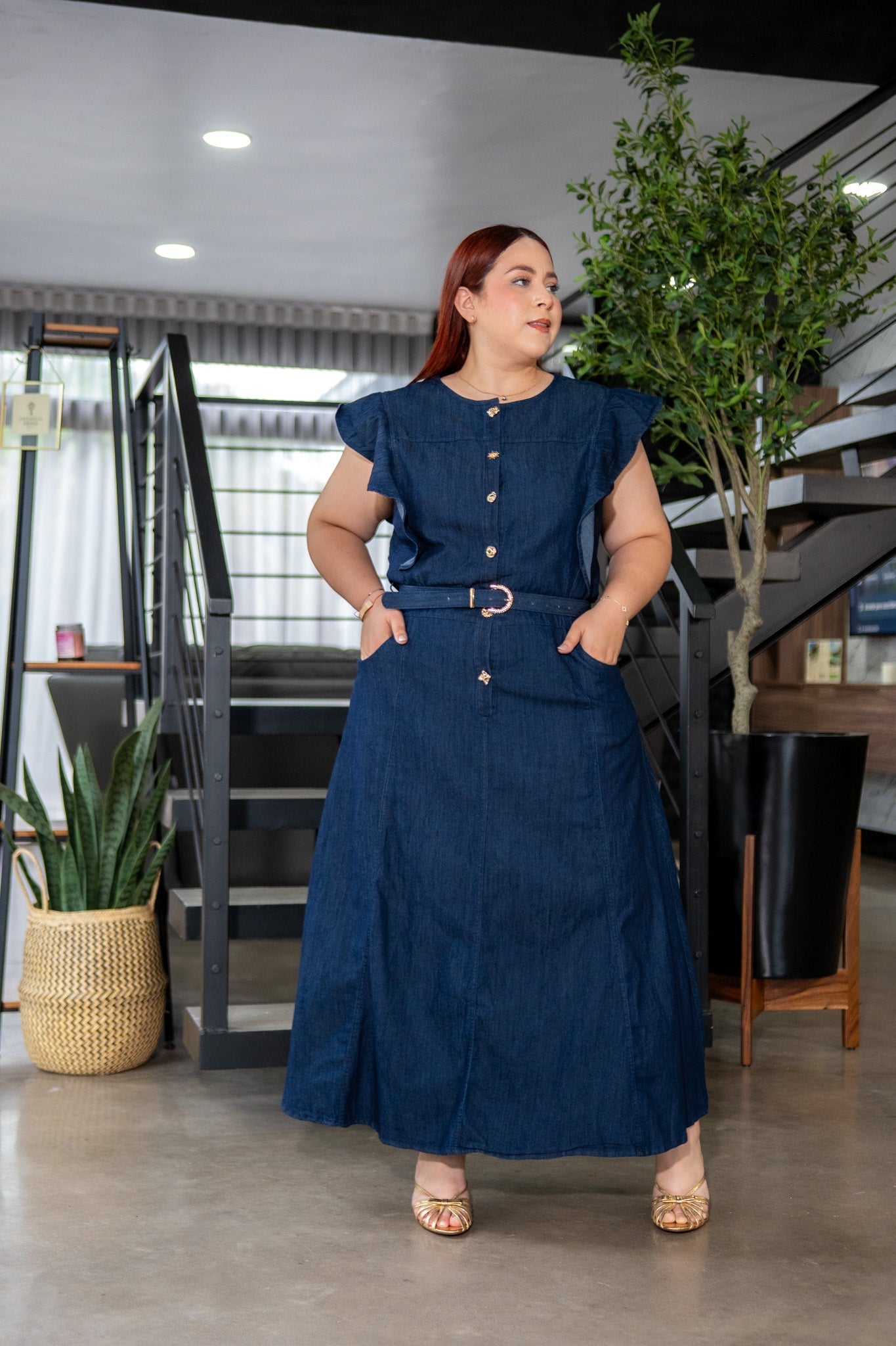 Maxi Vestido Curvy Denim Camisero con Cinto Oscuro