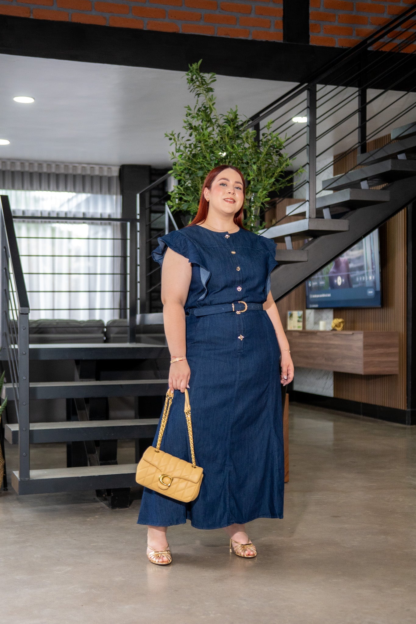 Maxi Vestido Curvy Denim Camisero con Cinto Oscuro