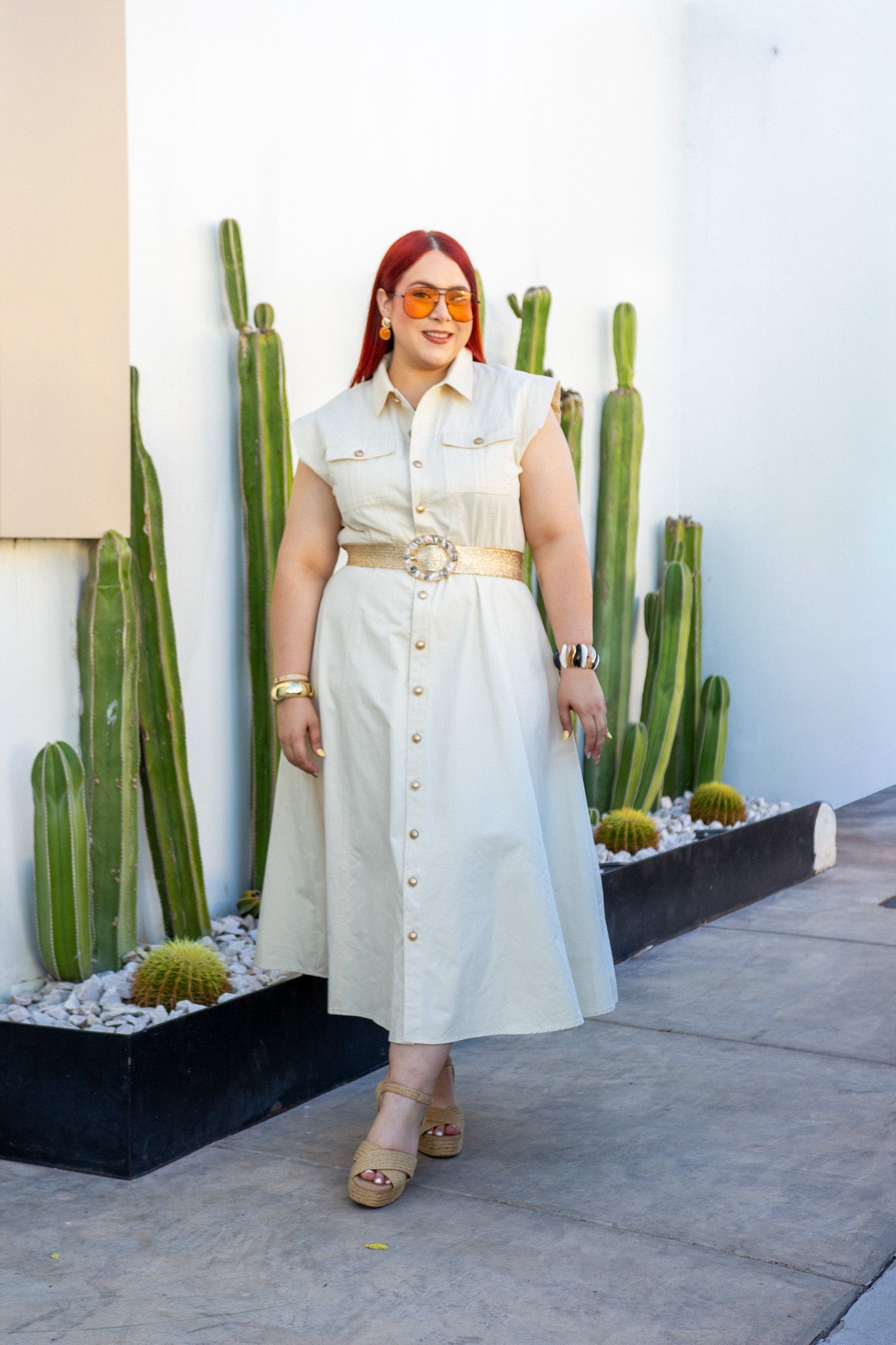 Vestido Maxi Camisero Curvy Sin Mangas Botones Dorados Beige