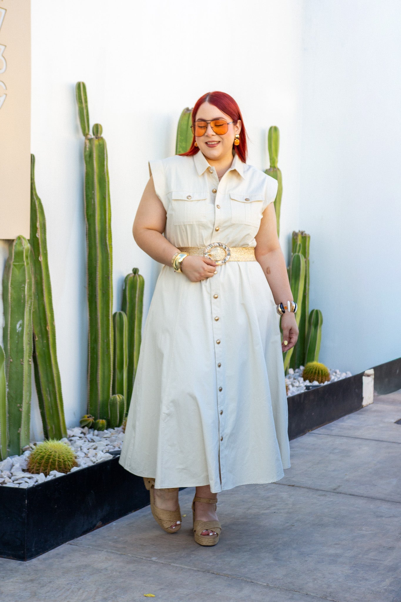 Vestido Maxi Camisero Curvy Sin Mangas Botones Dorados Beige
