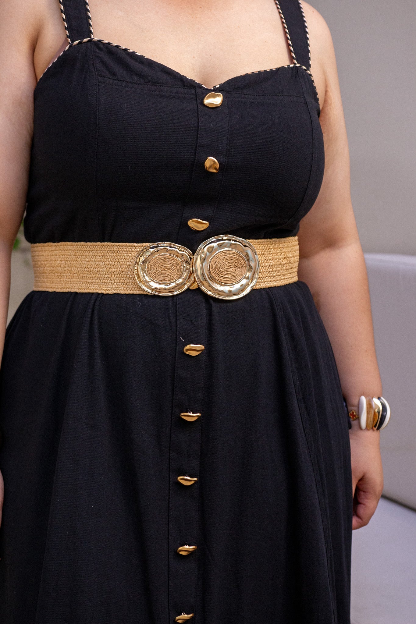 Maxi Vestido Curvy Tirantes Botones Dorados Sweetheart Negro