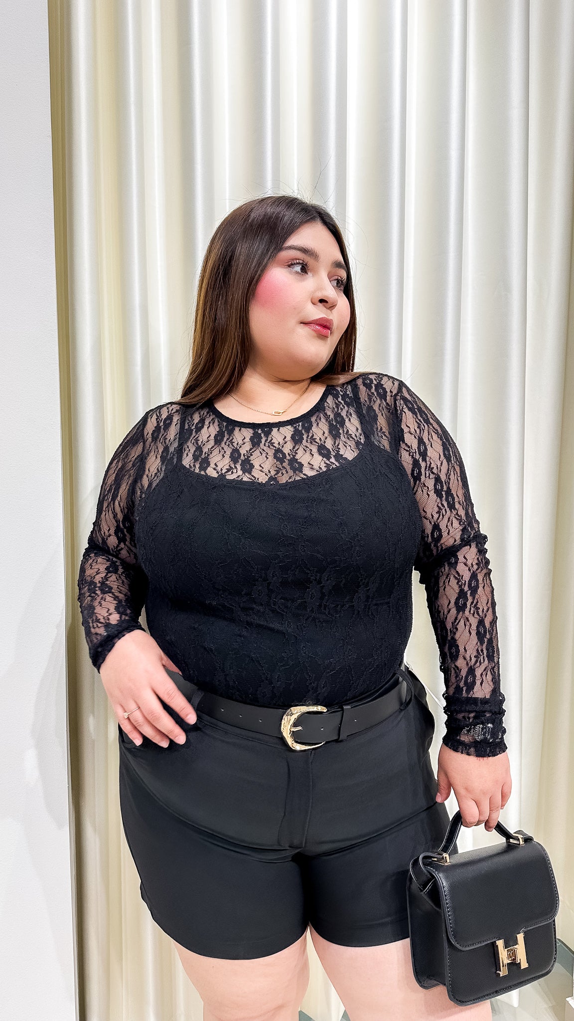 Bermuda Curvy de Vestir Lisa Negra Cintura Alta