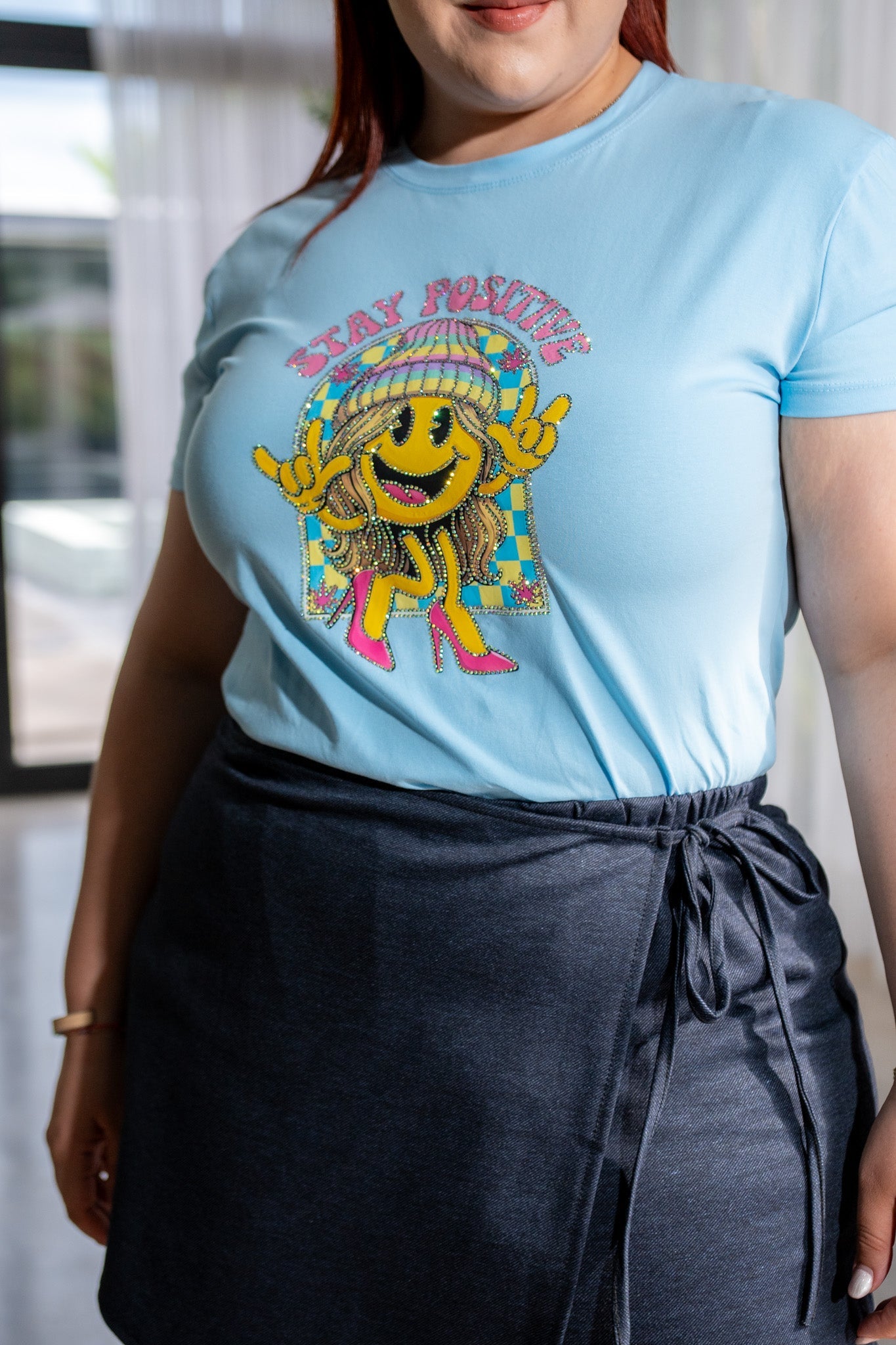 Playera Curvy Estampada Stay Positive Azul