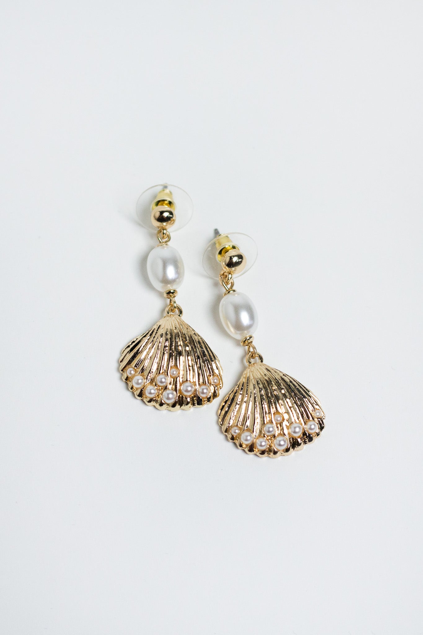Arete Concha y Perlas Dorado