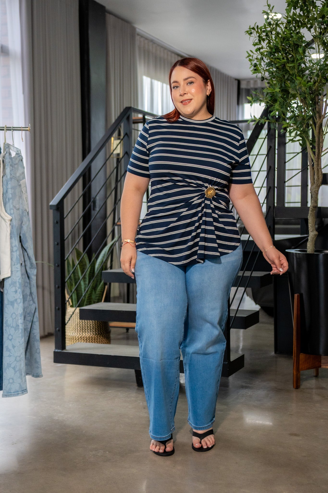 Blusa Curvy Rayas Escote V con Detalle Surcido Navy