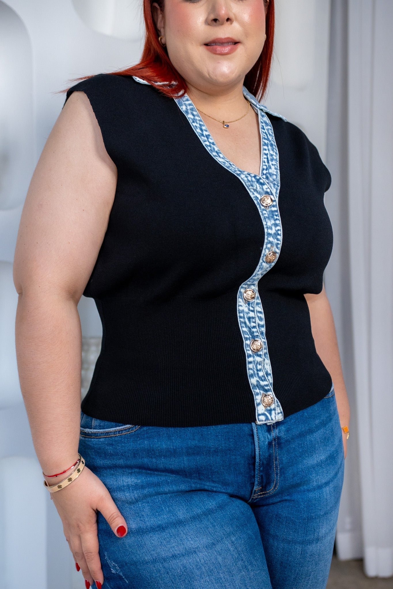 Chaleco Curvy Canalado Cuello Denim Negro