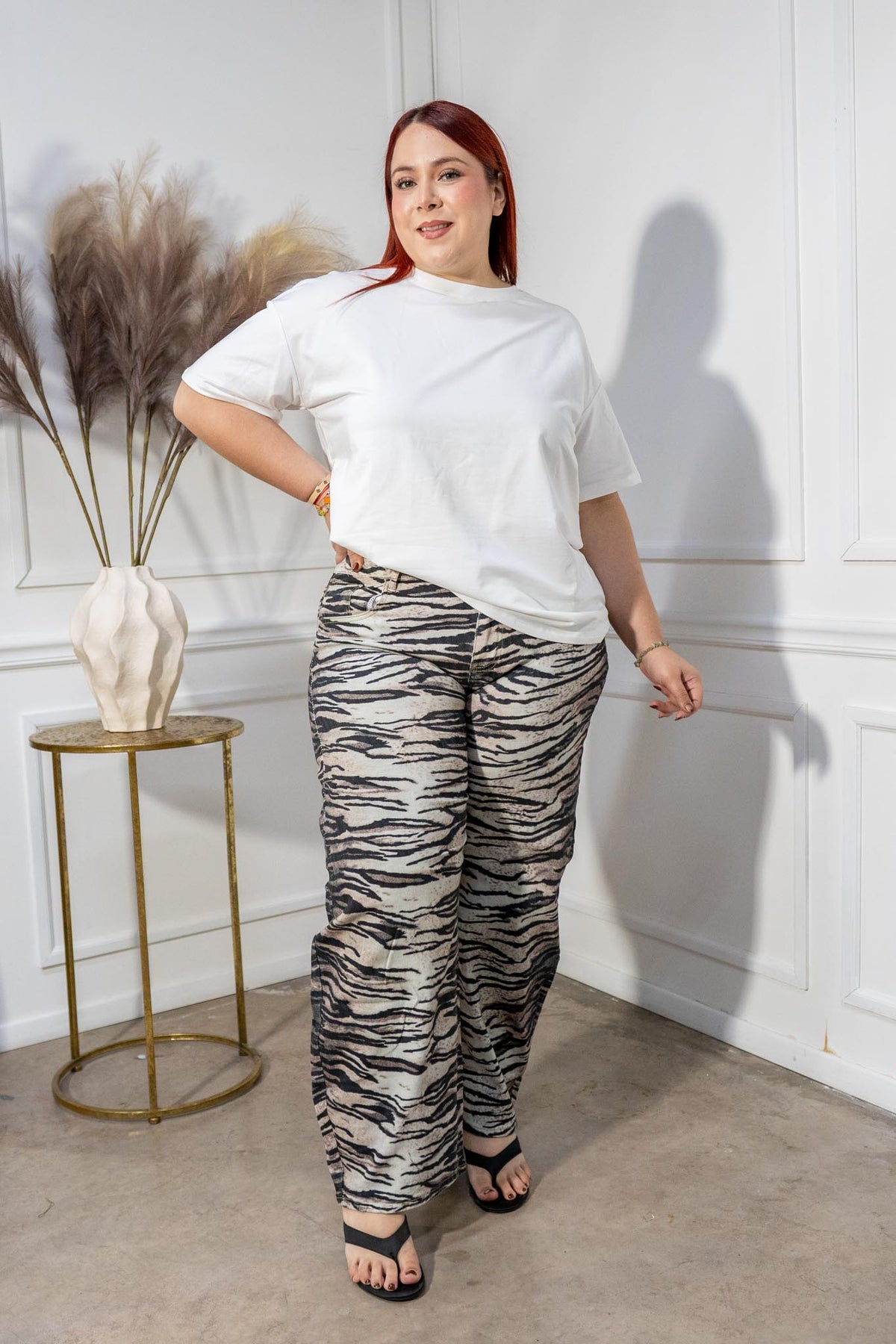 Jeans Curvy Barrel Print Cebra Café