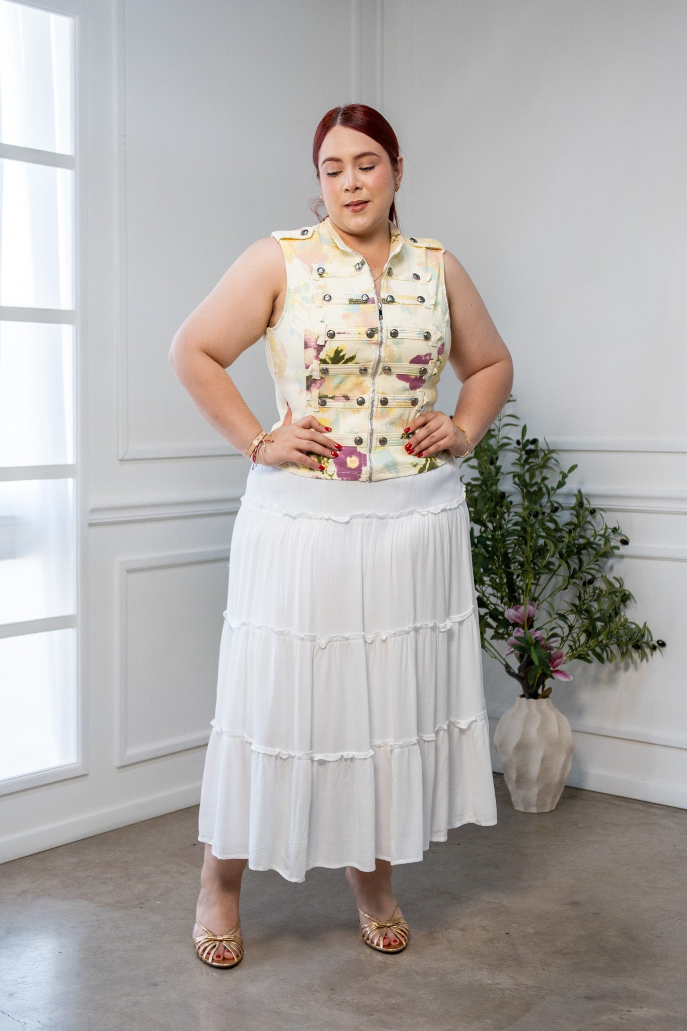 Chaleco Curvy Amarillo con Estampado Floral y Botones Metálicos