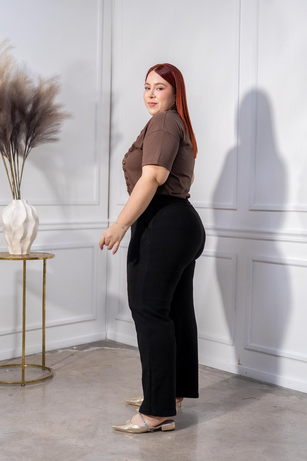Blusa Curvy Napoleón Botones Dorados Café