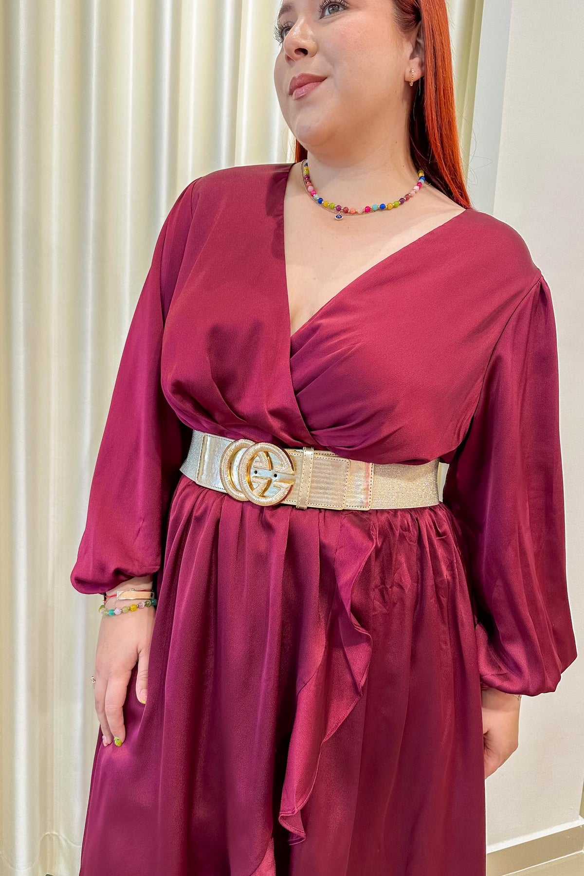 Vestido Curvy Largo Satín Cruzado Volante Tinto