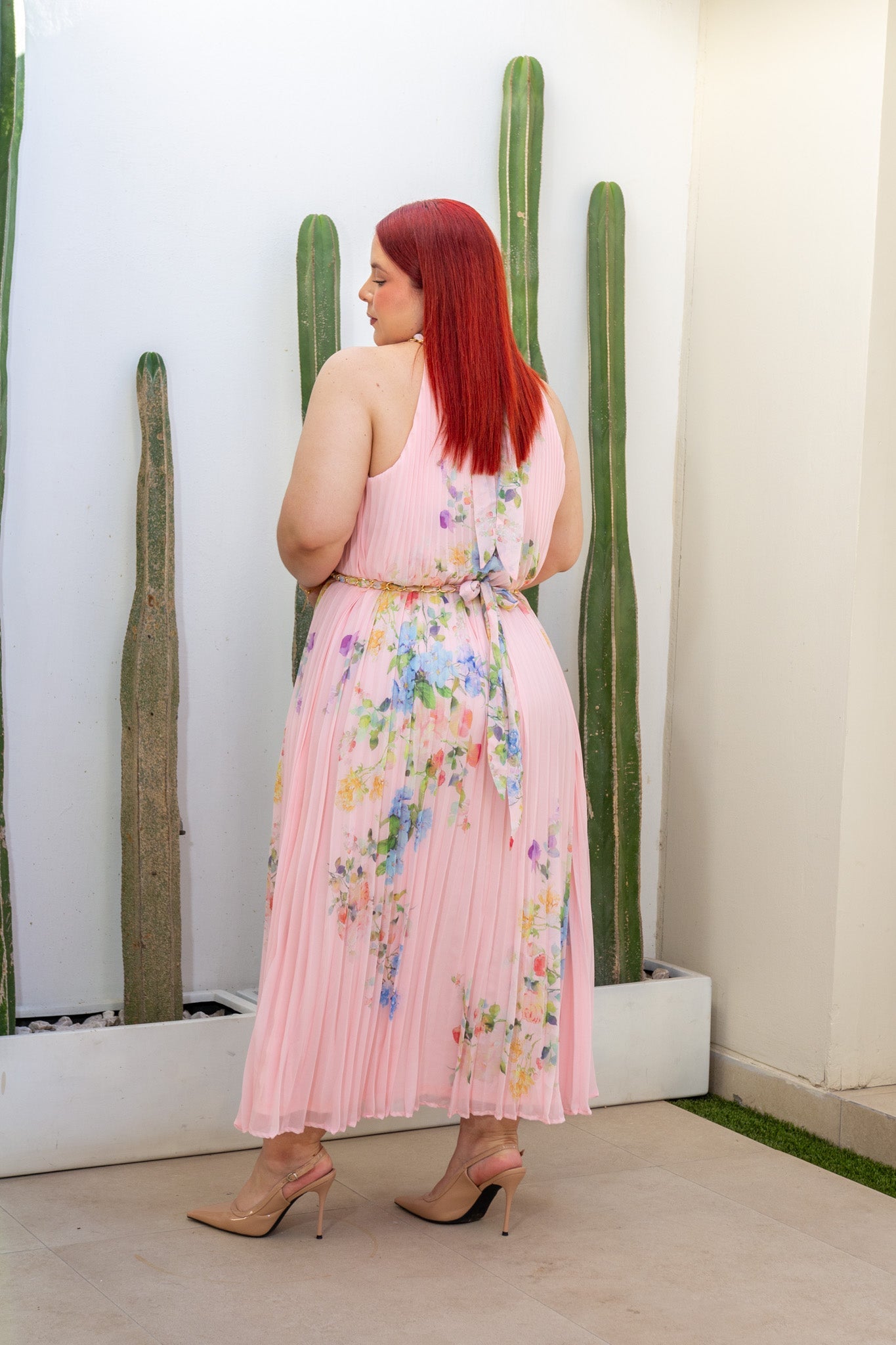 Maxi Vestido Curvy Plisado Rosa textura