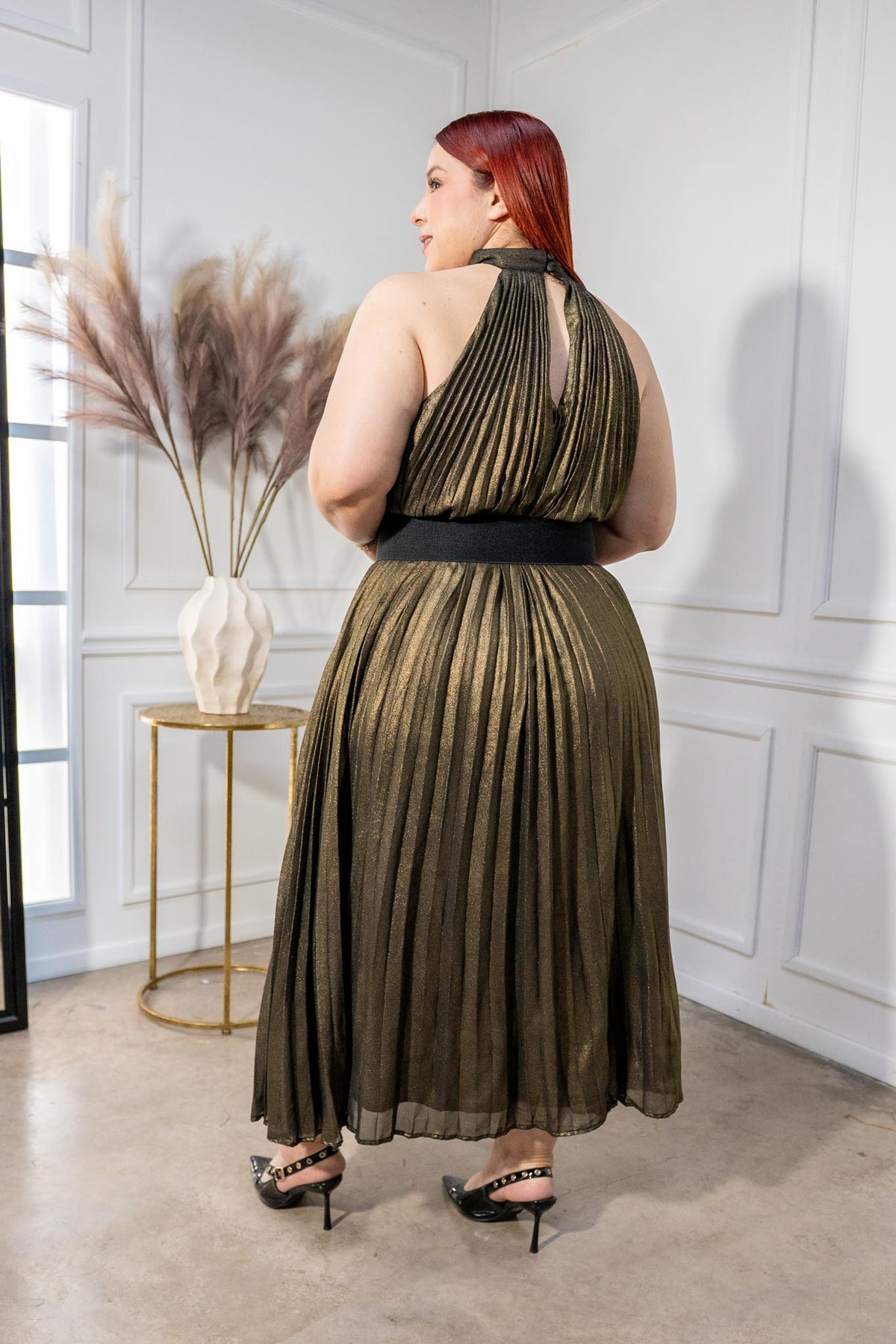 Vestido Curvy Largo Plisado Halter Dorado