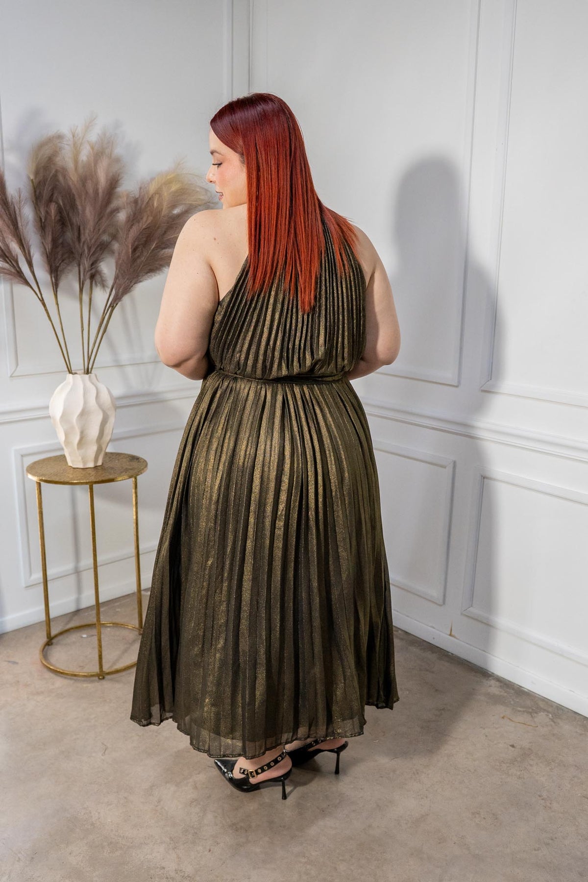 Vestido Curvy Largo Plisado Halter Dorado
