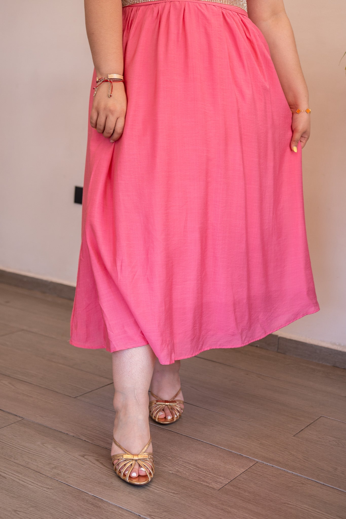 Vestido Curvy Midi Wrap Pretina Pedrería Flutter Sleeves Rosa