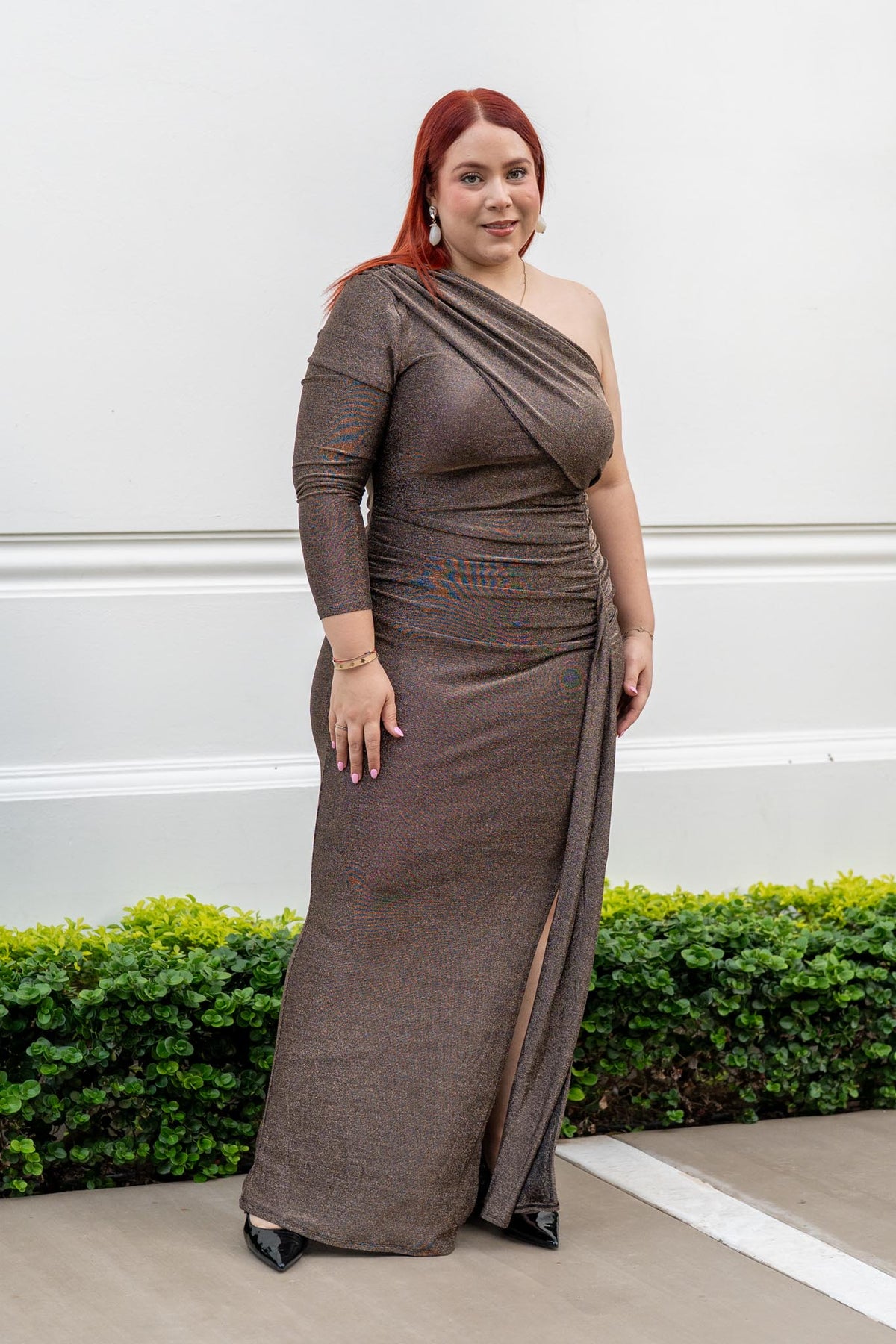 Vestido Curvy Largo Un Hombro Metálico Dorado