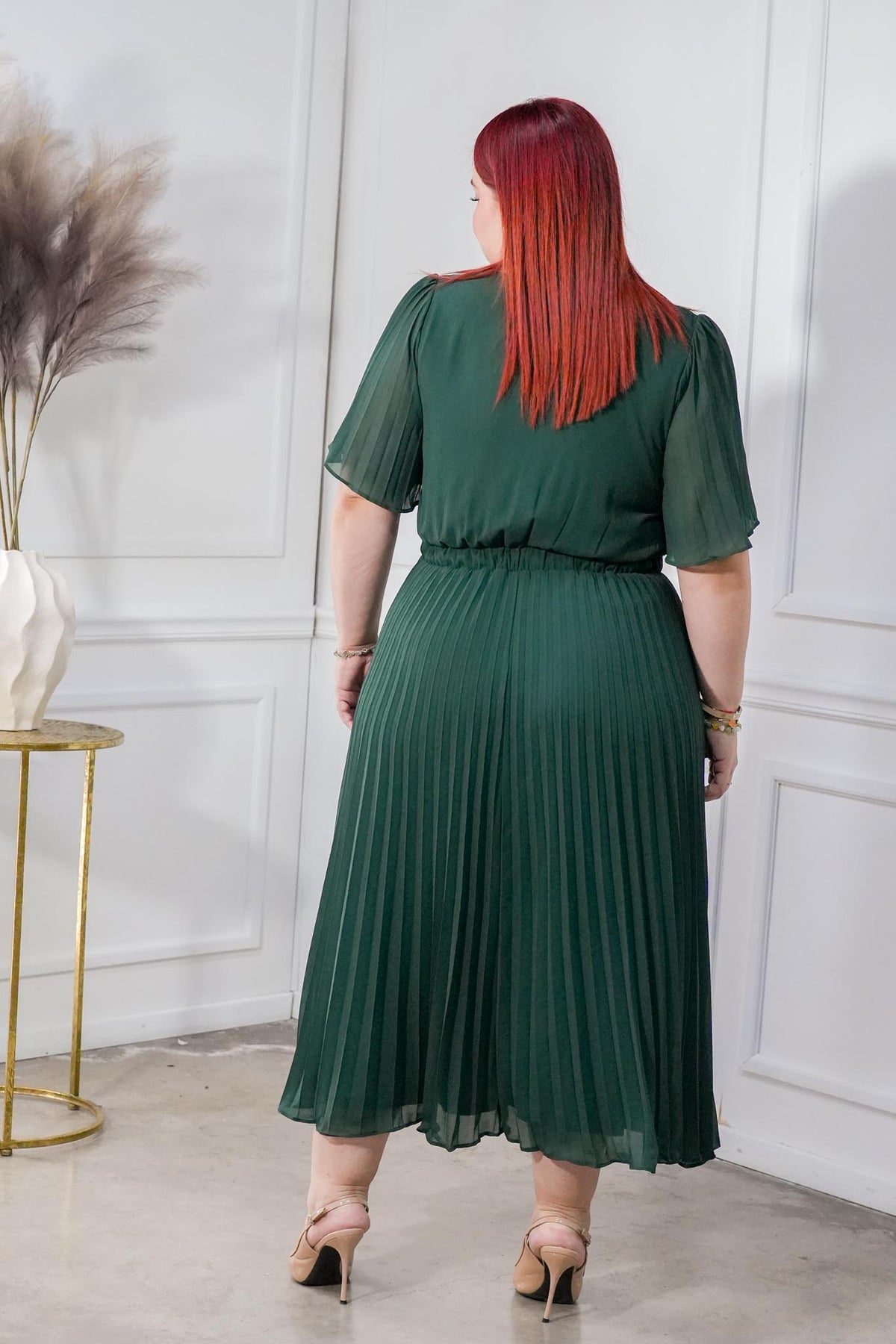 Vestido Curvy Escote V Plisado Manga Mariposa Verde