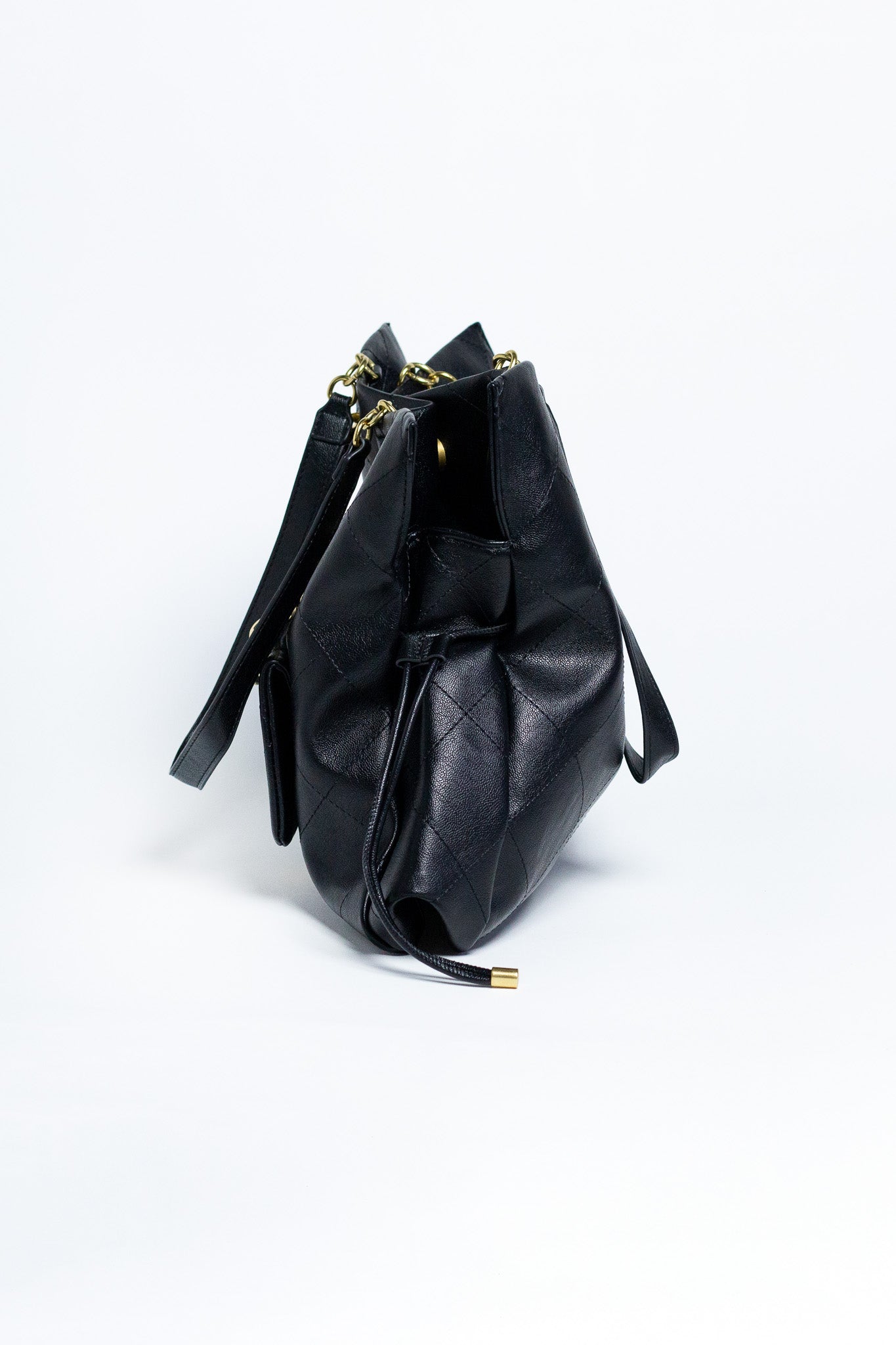 Bolsa Tote Negra Grande con Cadena Dorada