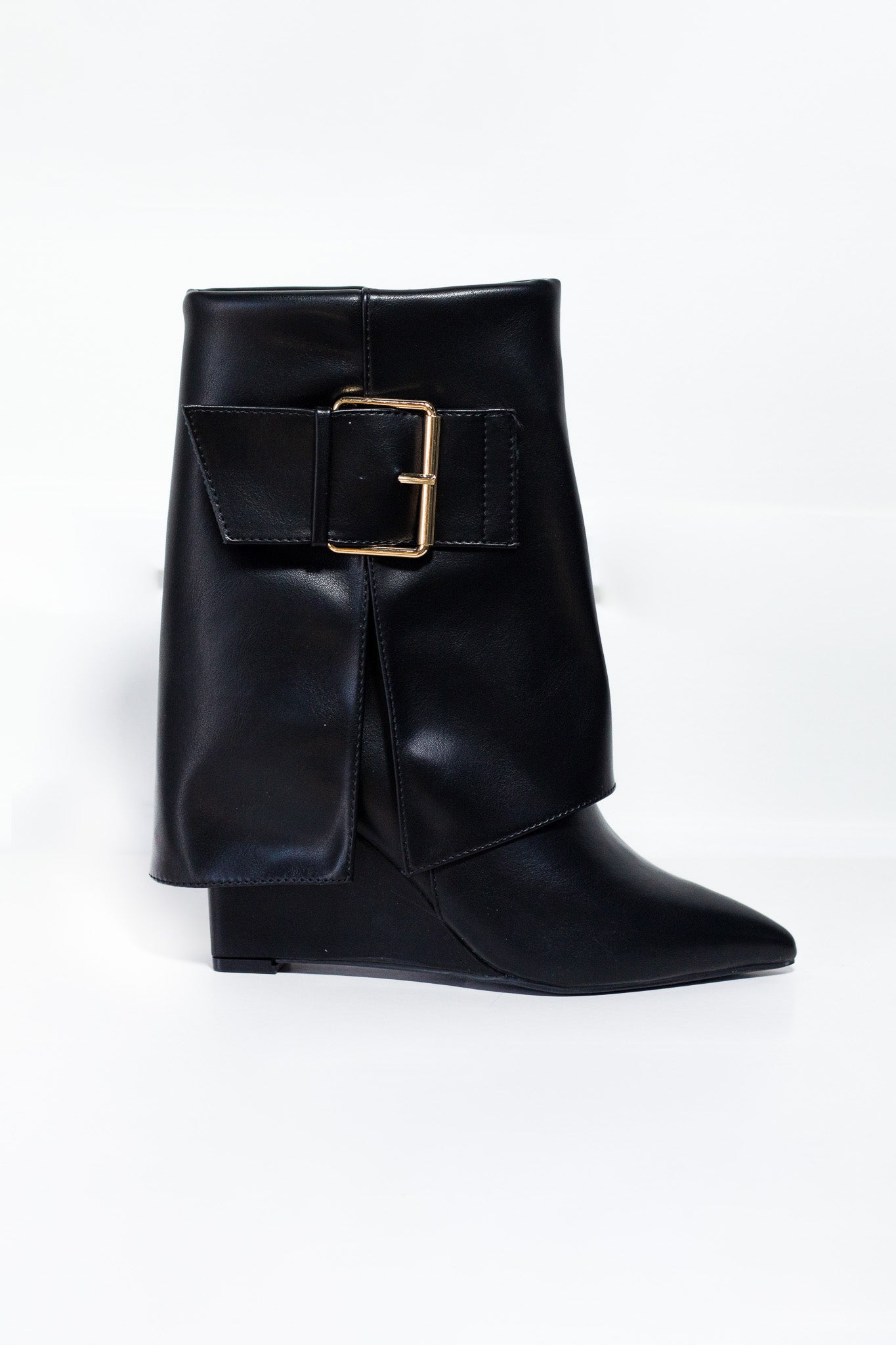 Botas Plus-Friendly Negras Tacón Corrido Punta Fina Hebilla