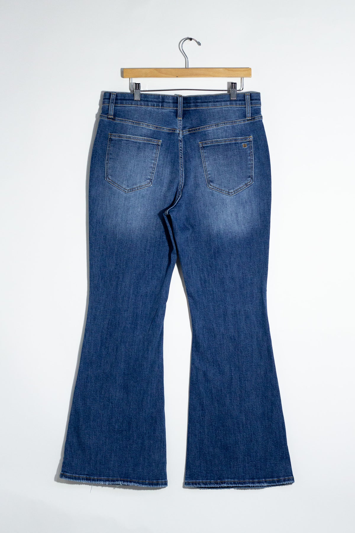 Jeans Campana Liso Curvy Oscuro