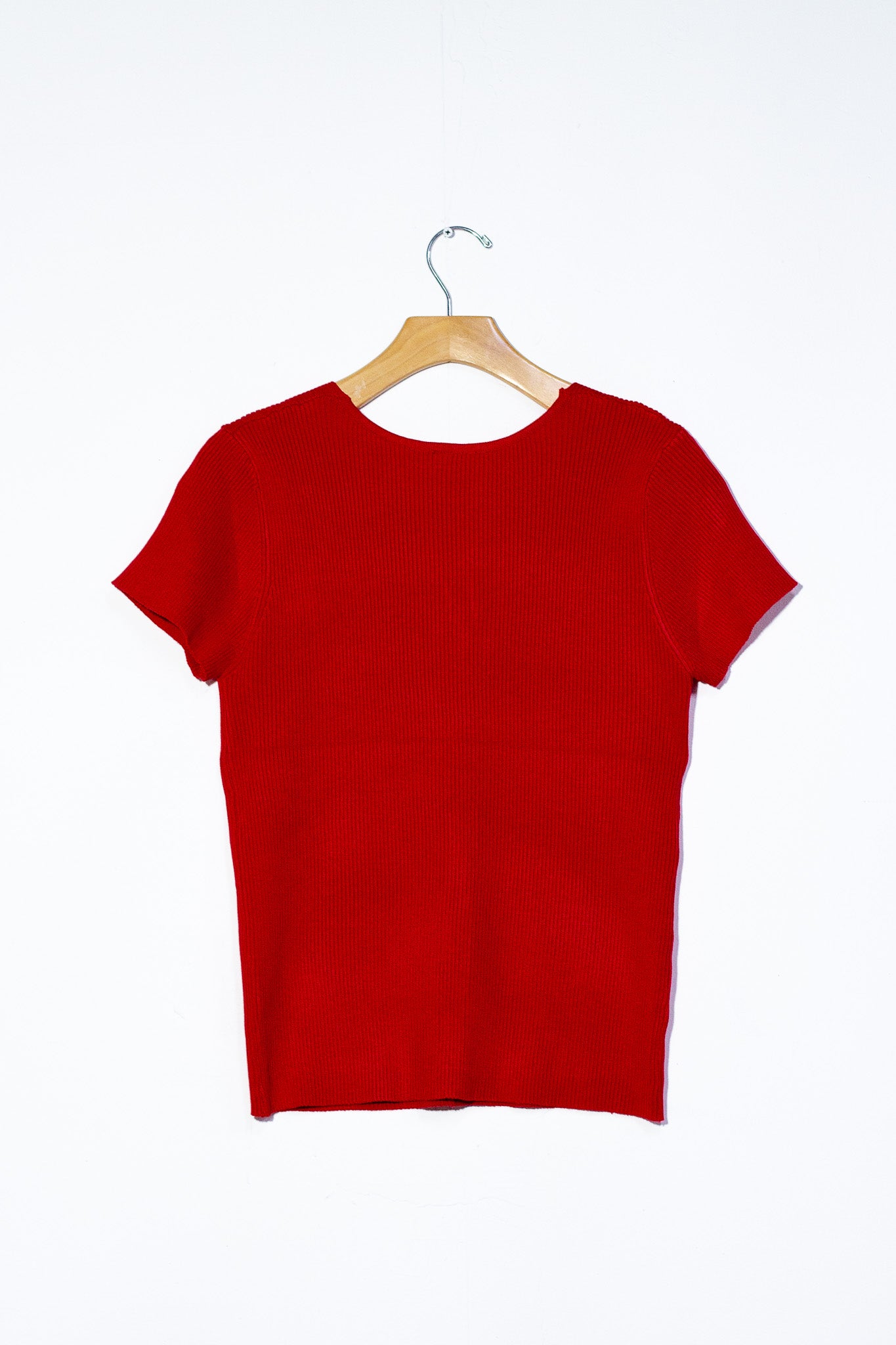 Blusa punto boton concha rojo
