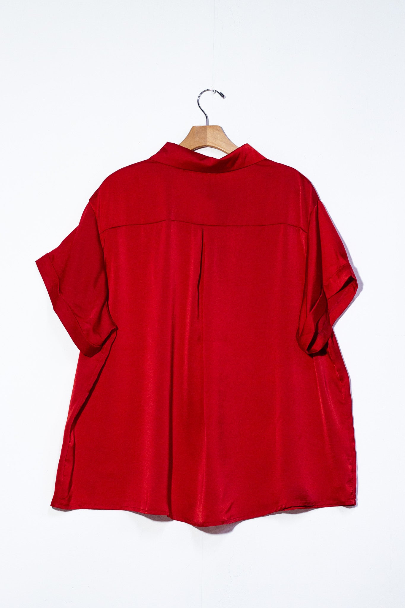 Camisa satin m/corta lisa roja