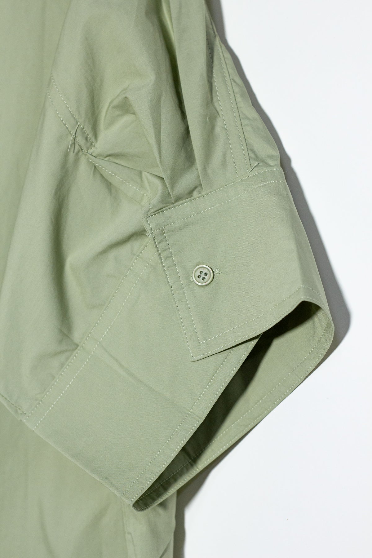 Camisa destalles botones verde