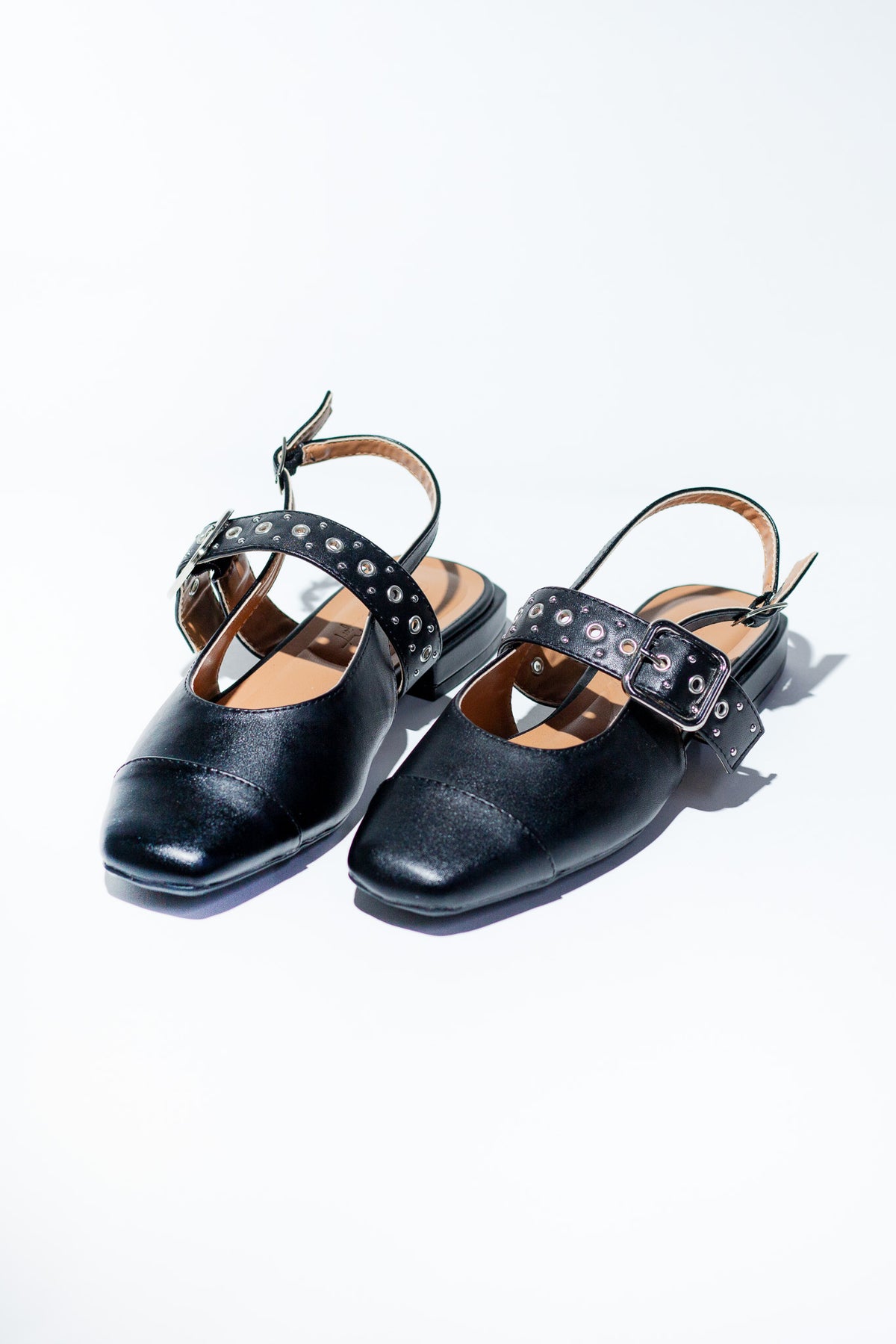 Flats hebilla estoperoles negro