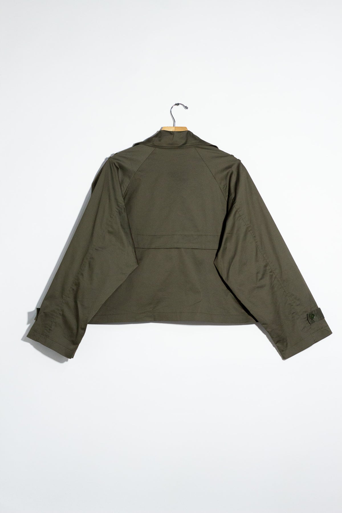 Chaqueta Crop Curvy Militar Charreteras Olivo