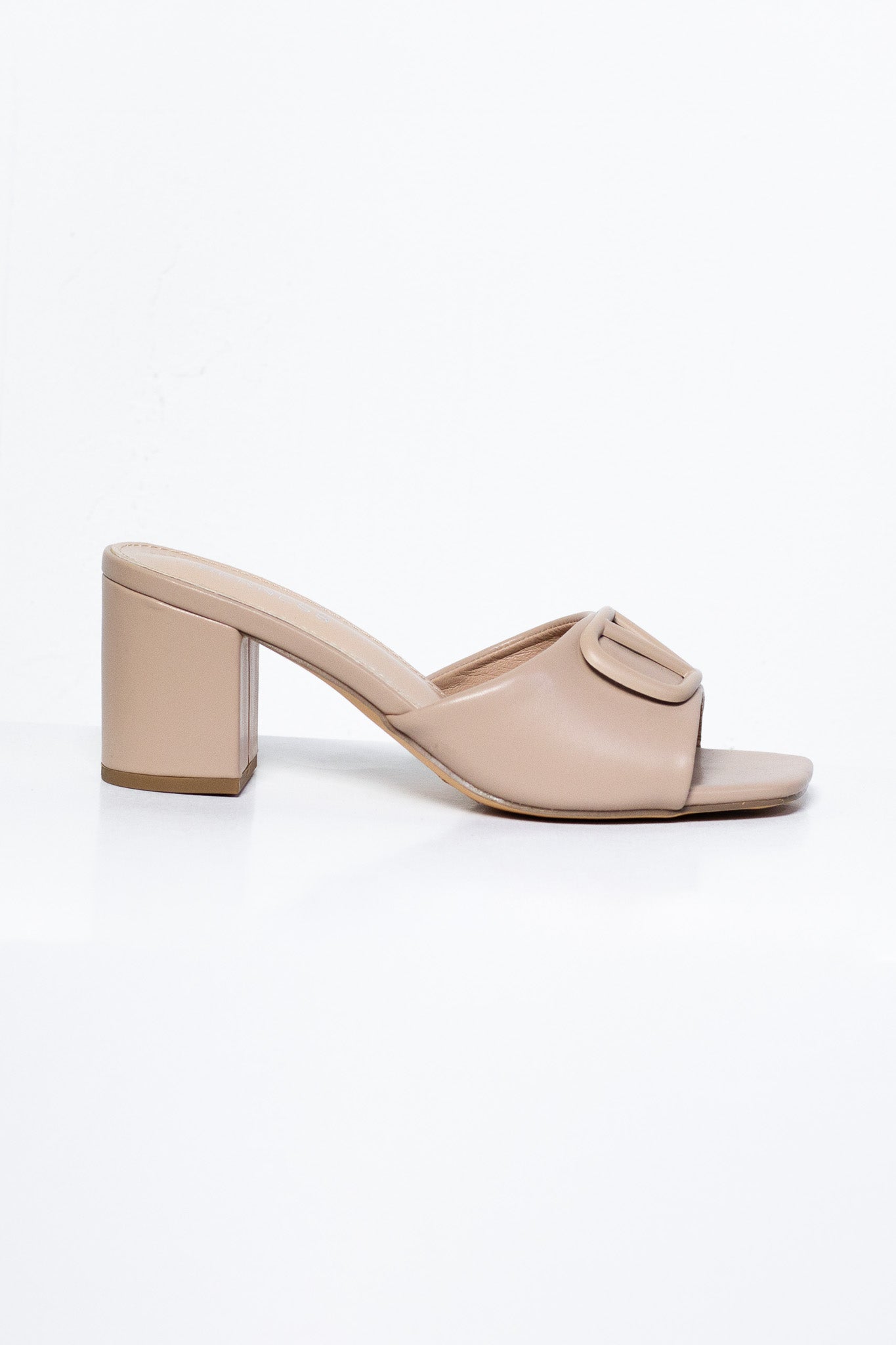 Tacones Estilo Valentino Beige Plus-Friendly Clásicos Atemporal