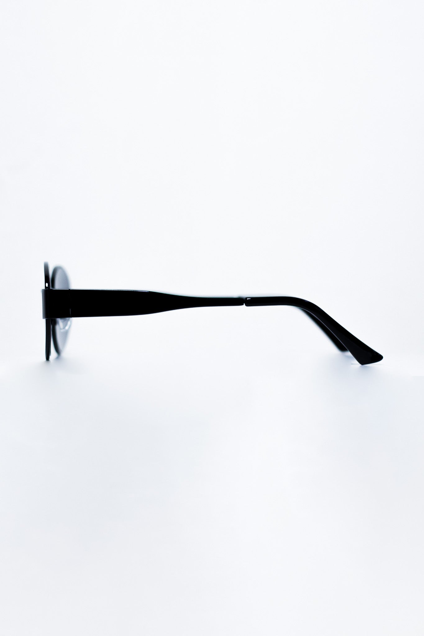 Lentes Sol Curvy-Friendly Classic Oval Black