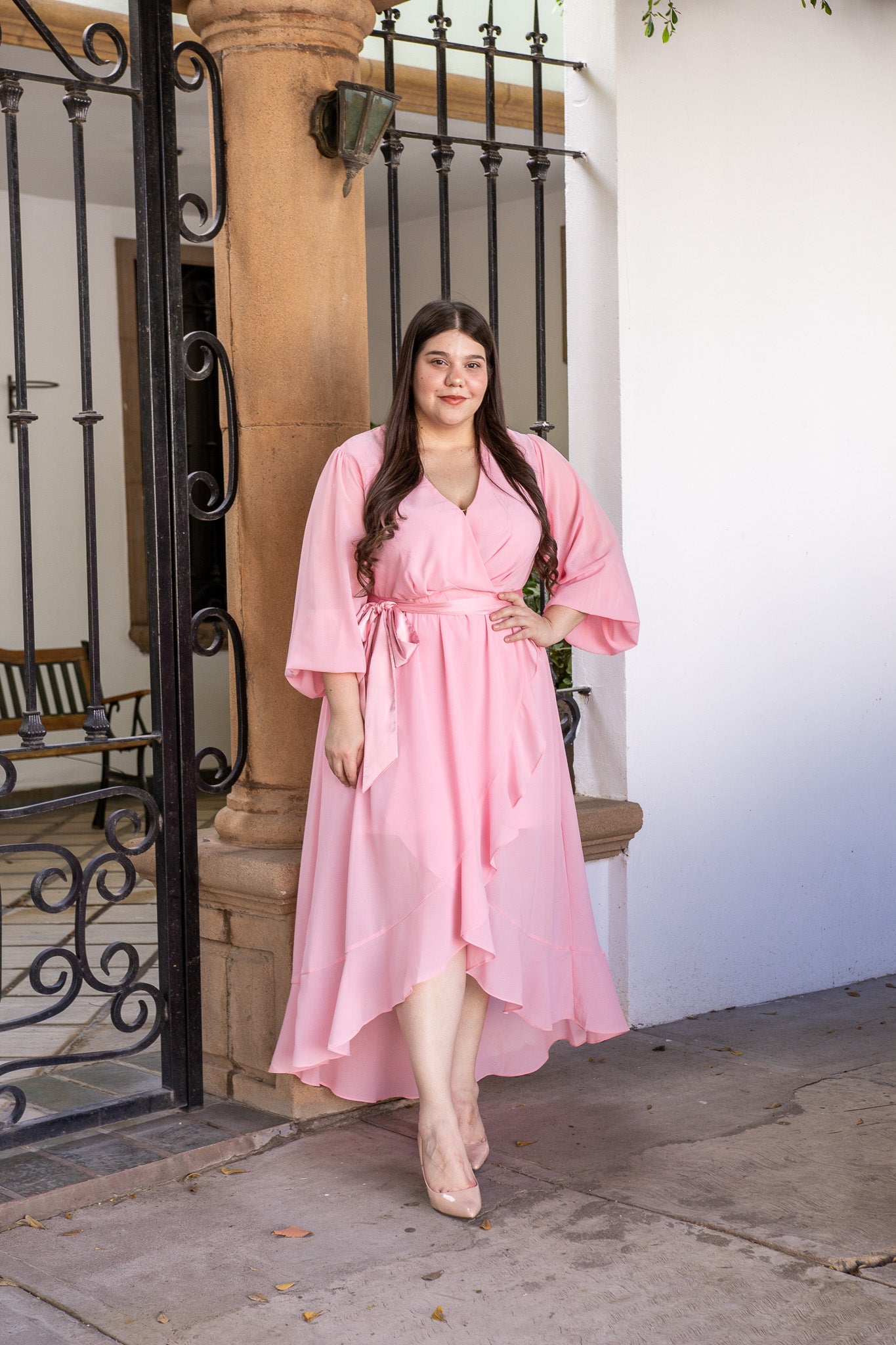 Vestido Curvy Wrap Gasa Cascada Manga Globo Rosa