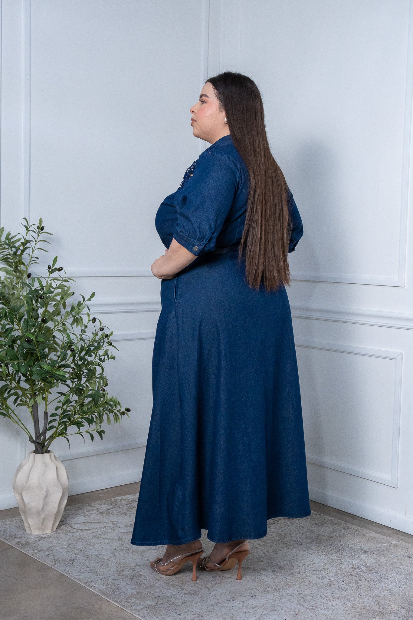 Maxi vestido camisero bordado denim